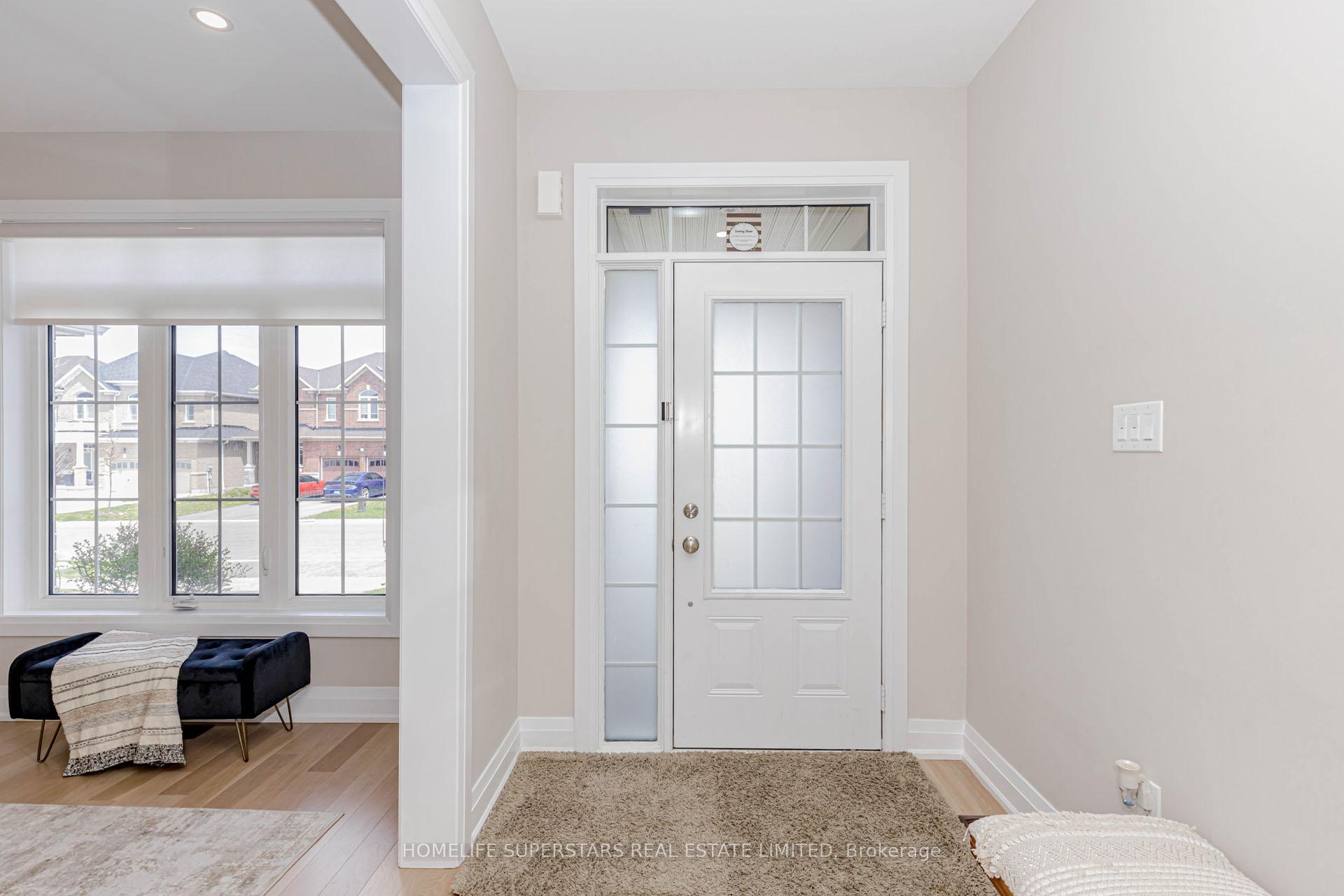 Photo 2 of 108 Oak Avenue E, Brant, Paris — HOMEH