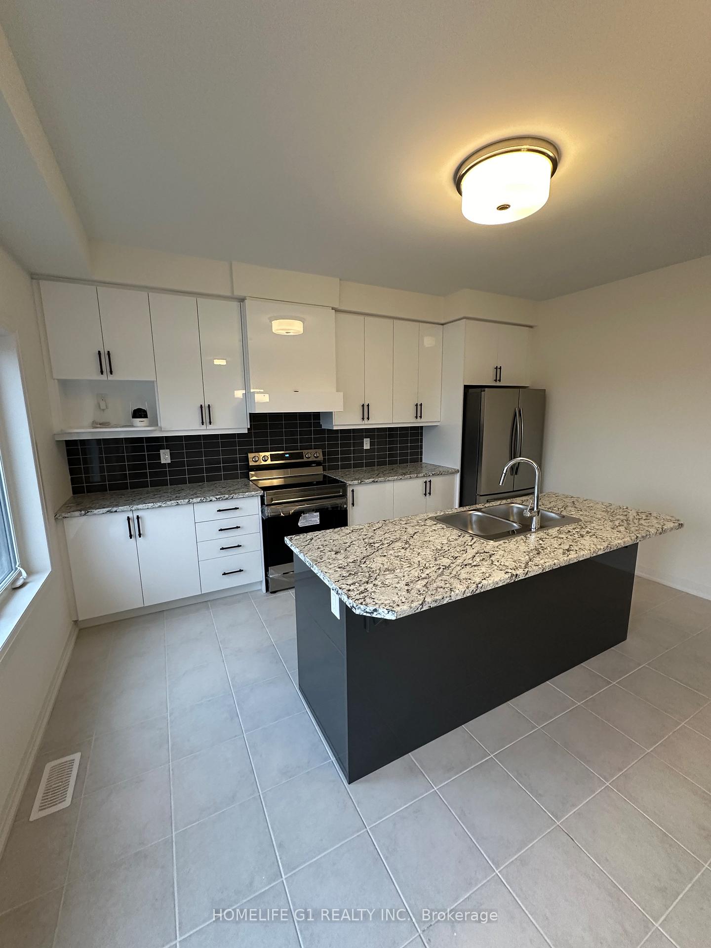 Photo 13 of 82 Hitchman Street, Brant, Paris — HOMEH