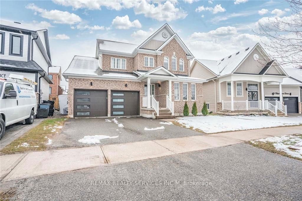Photo 4 of 7 Maple Crown Terrace, Barrie, Innis-Shore — HOMEH