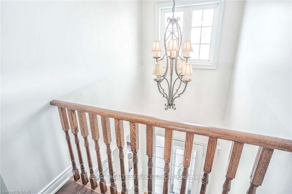Photo 7 of 7 Maple Crown Terrace, Barrie, Innis-Shore — HOMEH