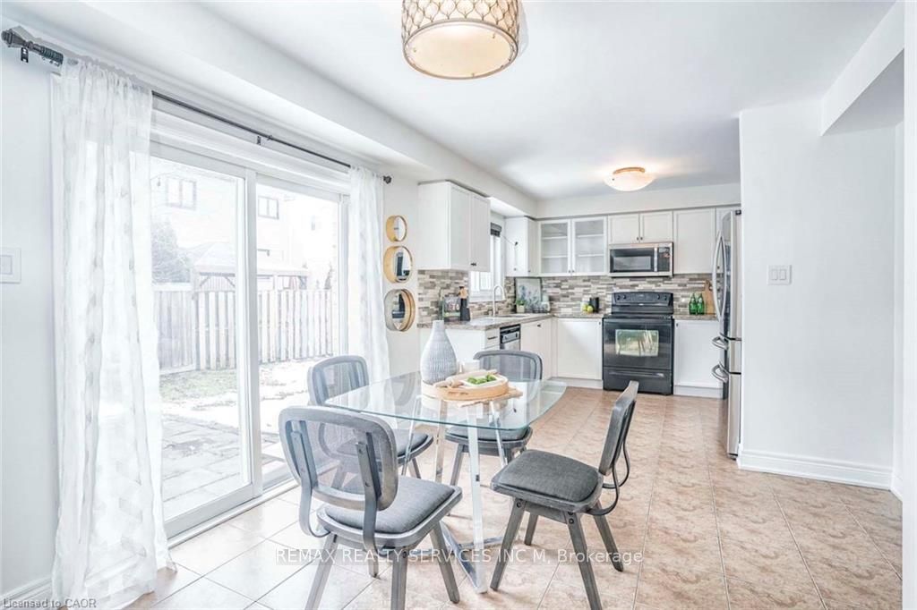 Photo 19 of 7 Maple Crown Terrace, Barrie, Innis-Shore — HOMEH
