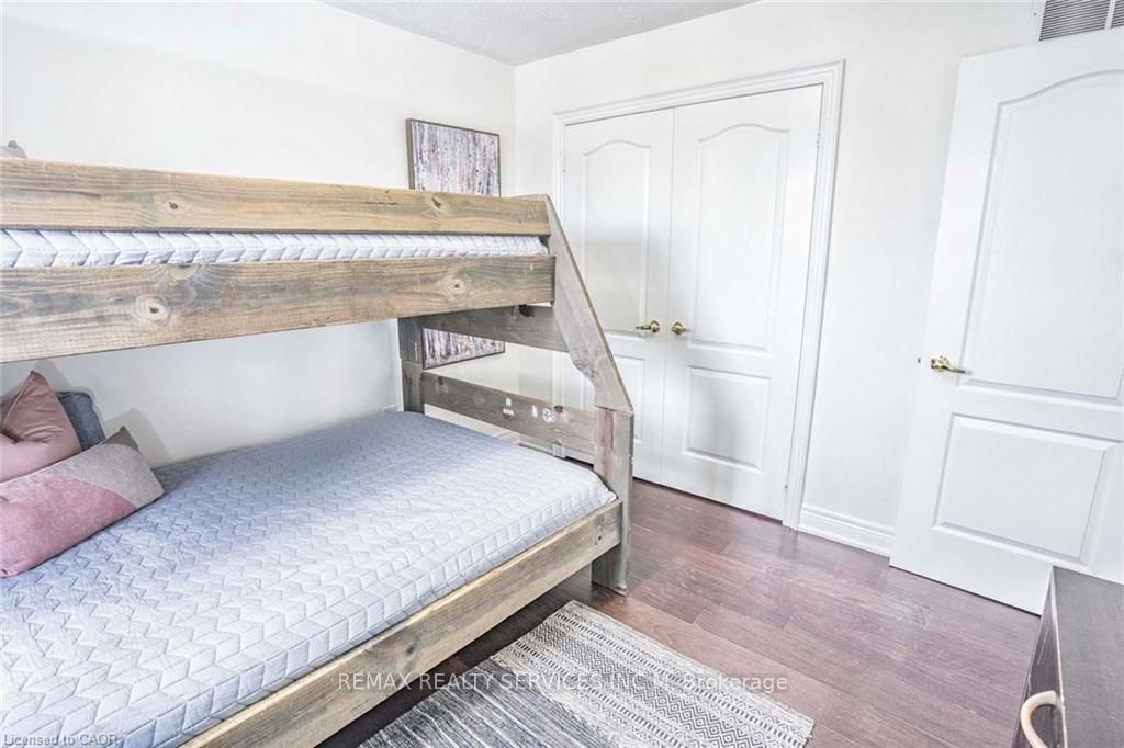 Photo 34 of 7 Maple Crown Terrace, Barrie, Innis-Shore — HOMEH