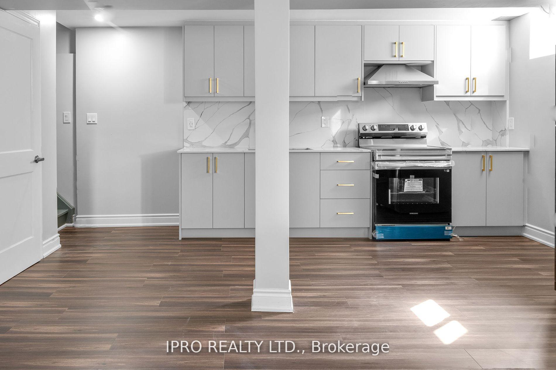 Photo 2 of Unit Basement, 10 Arctic Fox Crescent, Brampton, Sandringham-Wellington — HOMEH
