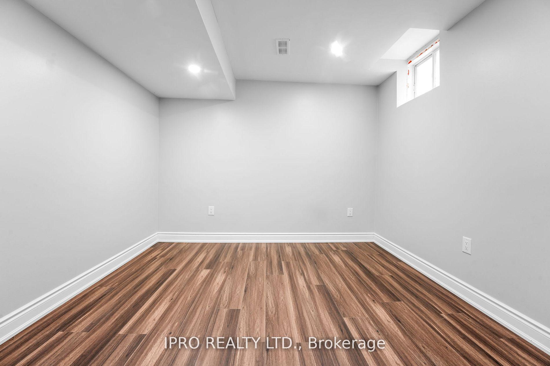 Photo 5 of Unit Basement, 10 Arctic Fox Crescent, Brampton, Sandringham-Wellington — HOMEH