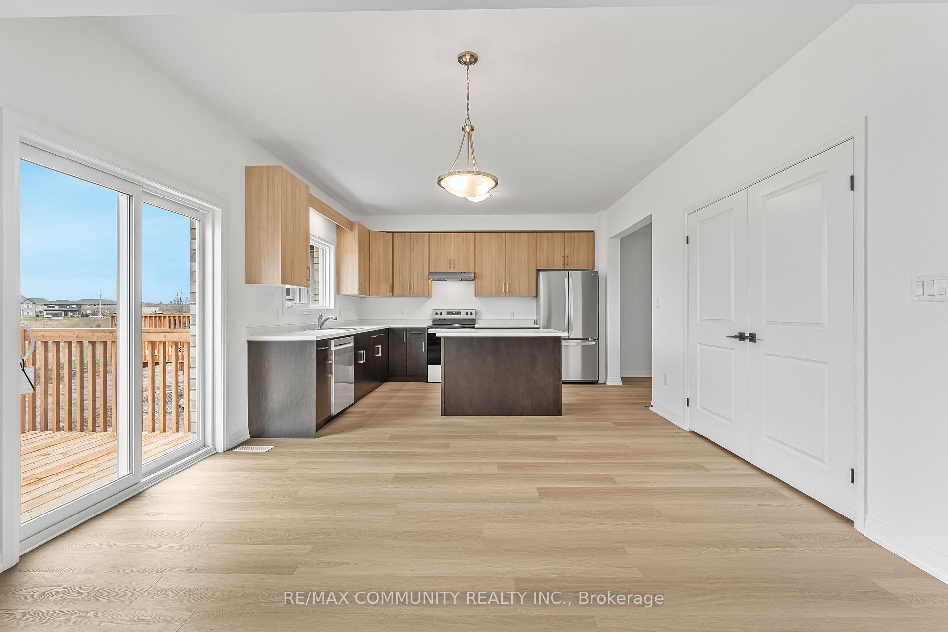 Photo 7 of 125 Westcott Road, Welland, West Welland — HOMEH