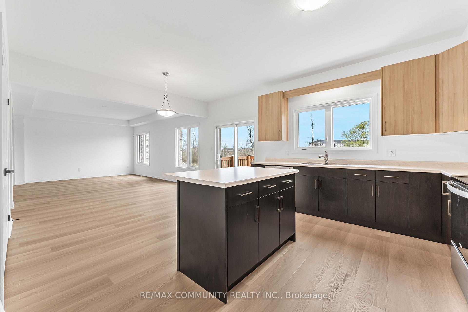 Photo 6 of 125 Westcott Road, Welland, West Welland — HOMEH