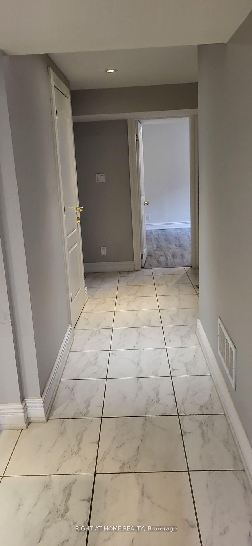 Photo 5 of 69 Morgan Avenue, Markham, Thornhill — HOMEH