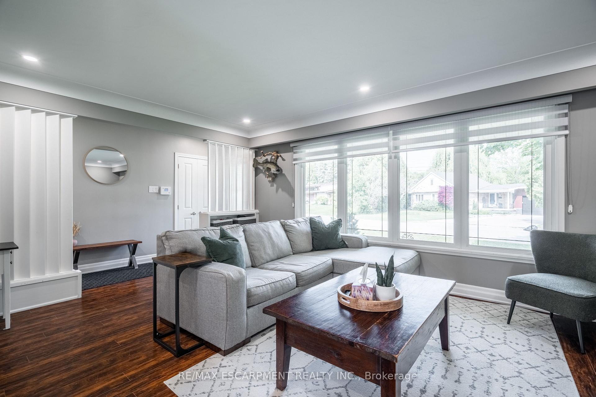 Photo 7 of 12 Southmeadow Court, Hamilton, Stoney Creek — HOMEH