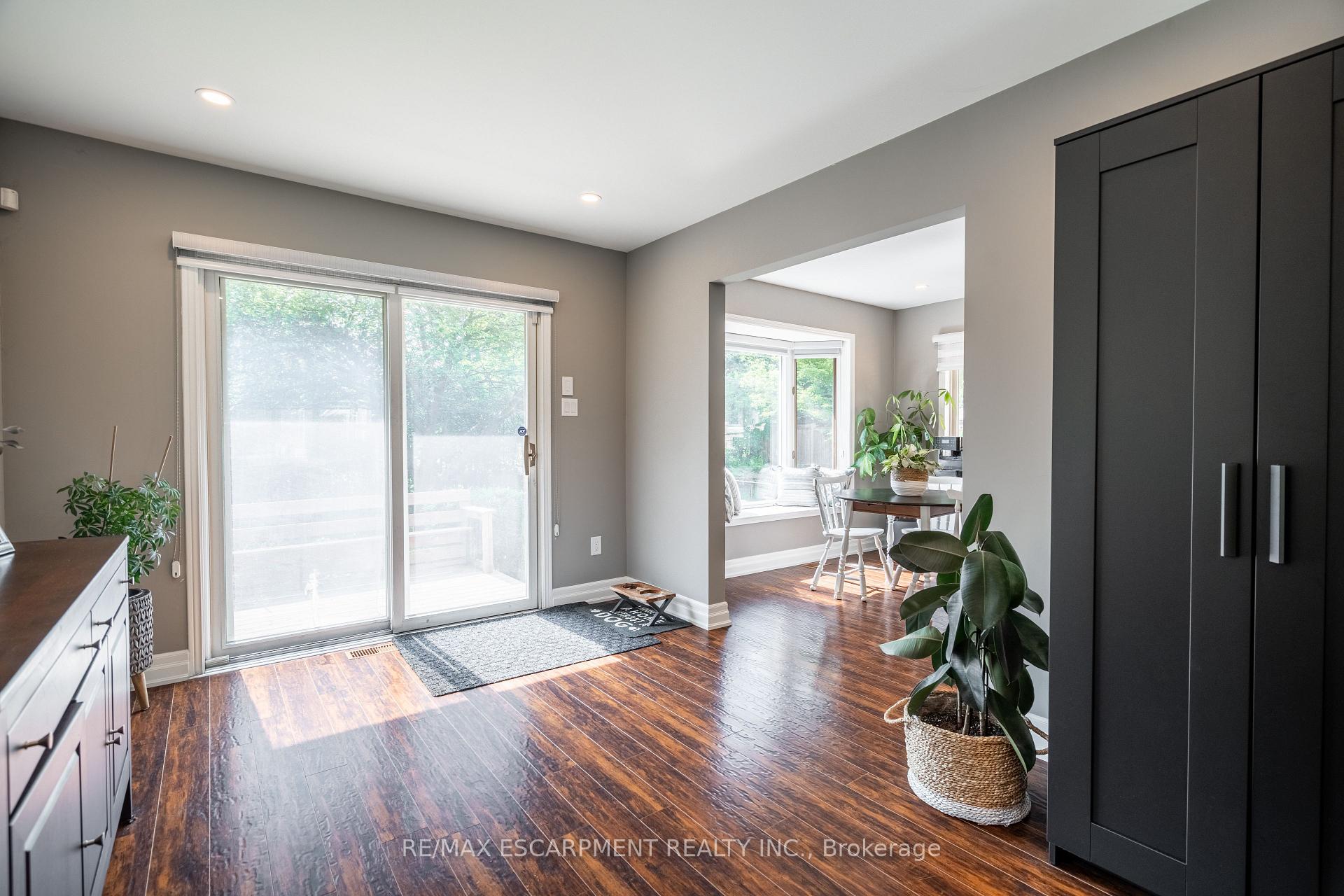 Photo 10 of 12 Southmeadow Court, Hamilton, Stoney Creek — HOMEH