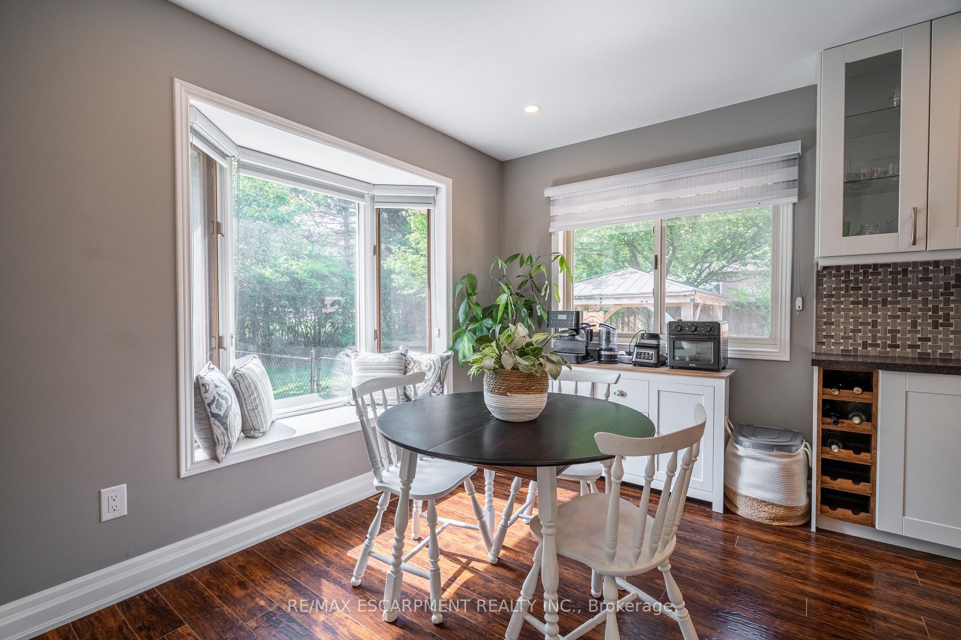 Photo 11 of 12 Southmeadow Court, Hamilton, Stoney Creek — HOMEH
