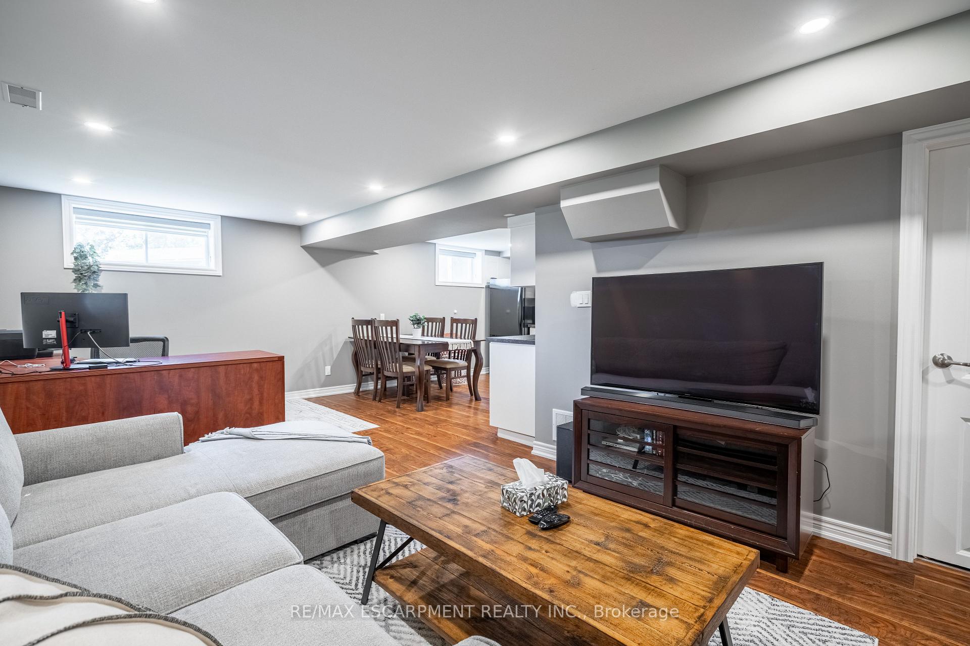 Photo 25 of 12 Southmeadow Court, Hamilton, Stoney Creek — HOMEH