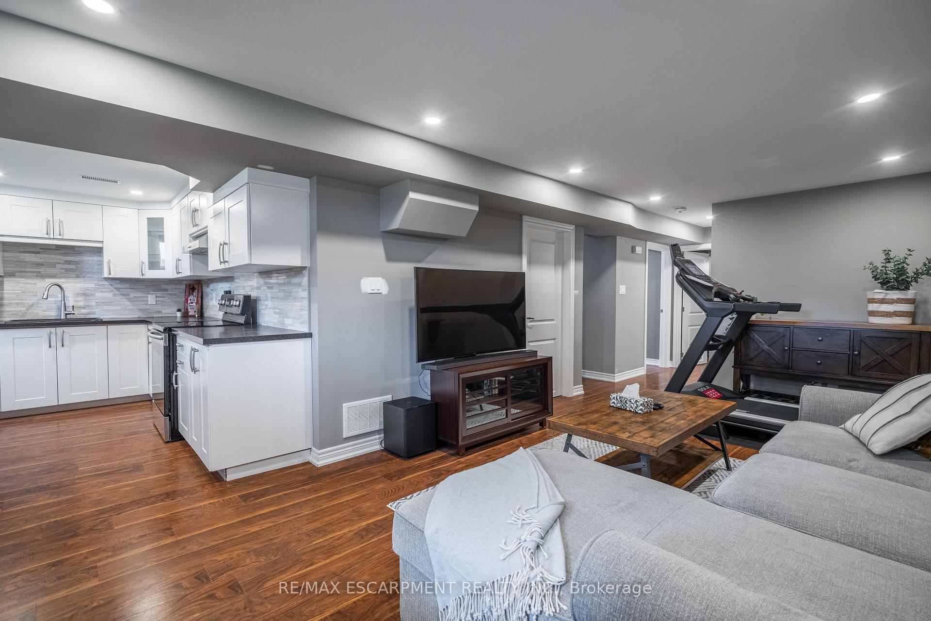Photo 28 of 12 Southmeadow Court, Hamilton, Stoney Creek — HOMEH
