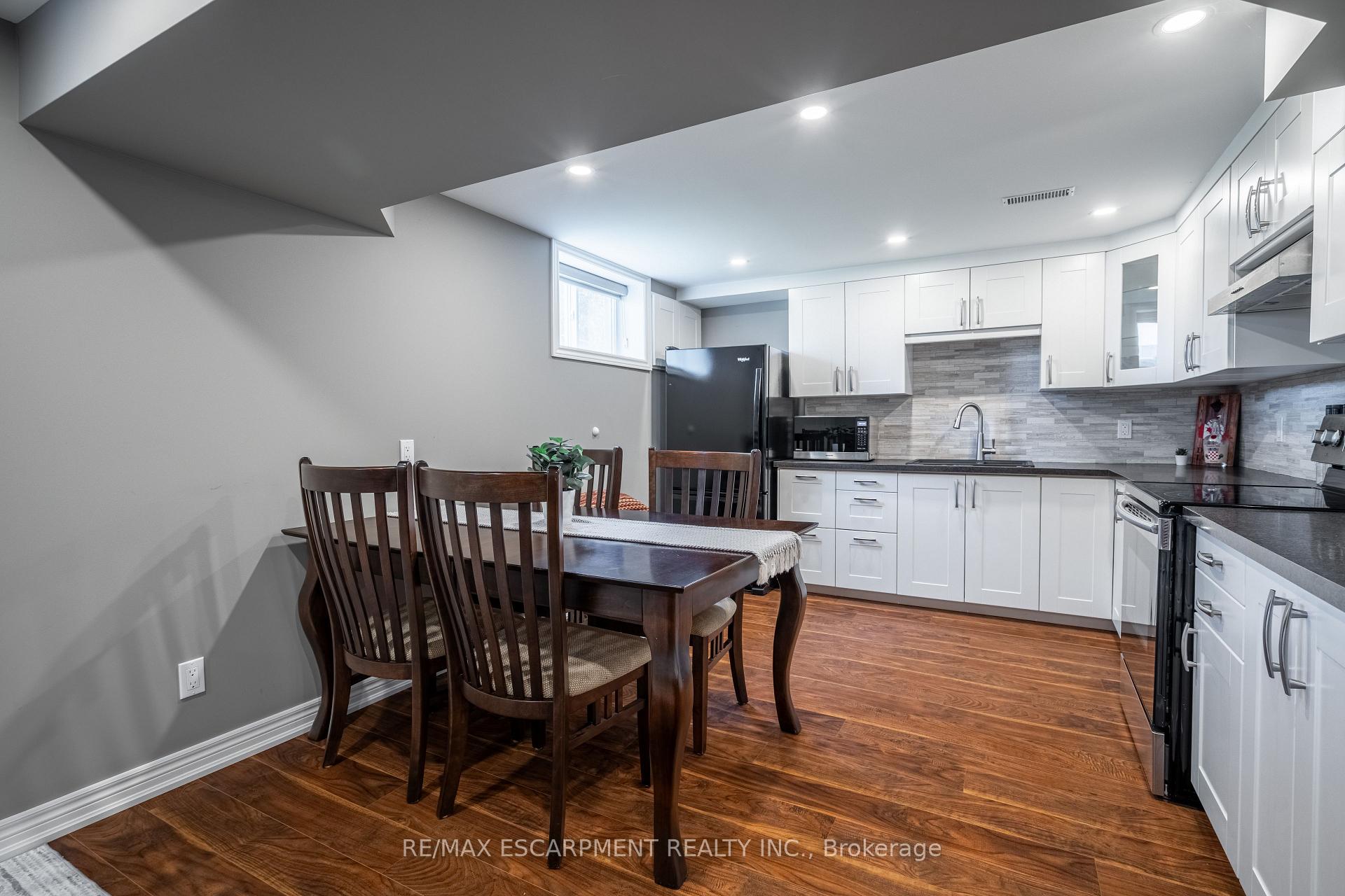 Photo 29 of 12 Southmeadow Court, Hamilton, Stoney Creek — HOMEH