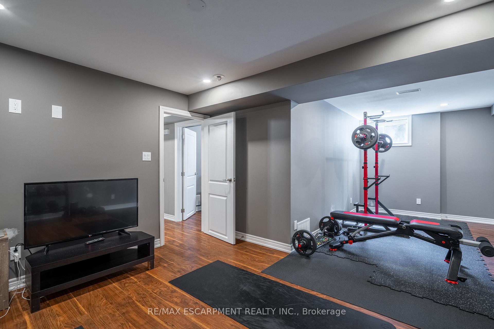 Photo 36 of 12 Southmeadow Court, Hamilton, Stoney Creek — HOMEH