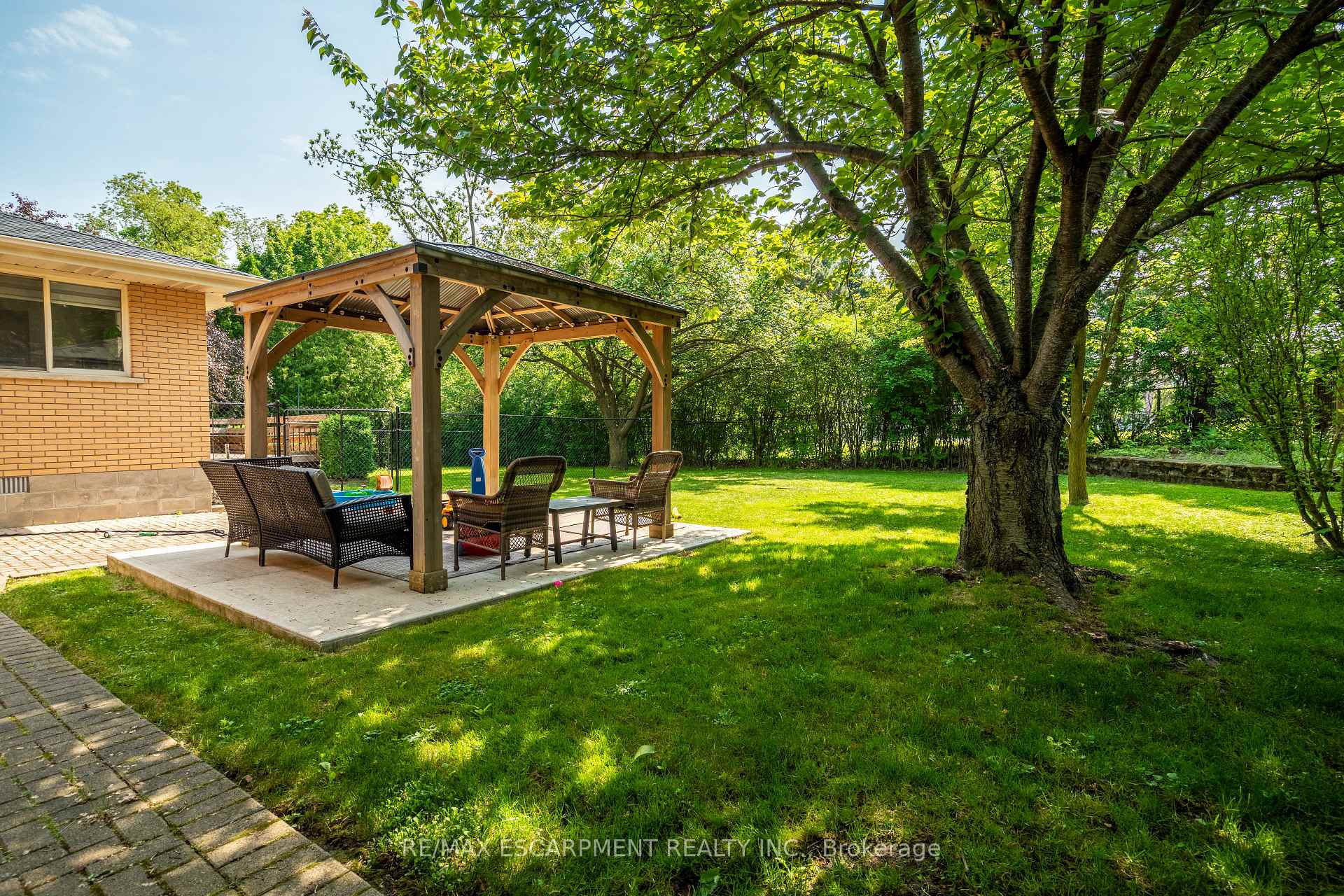 Photo 41 of 12 Southmeadow Court, Hamilton, Stoney Creek — HOMEH