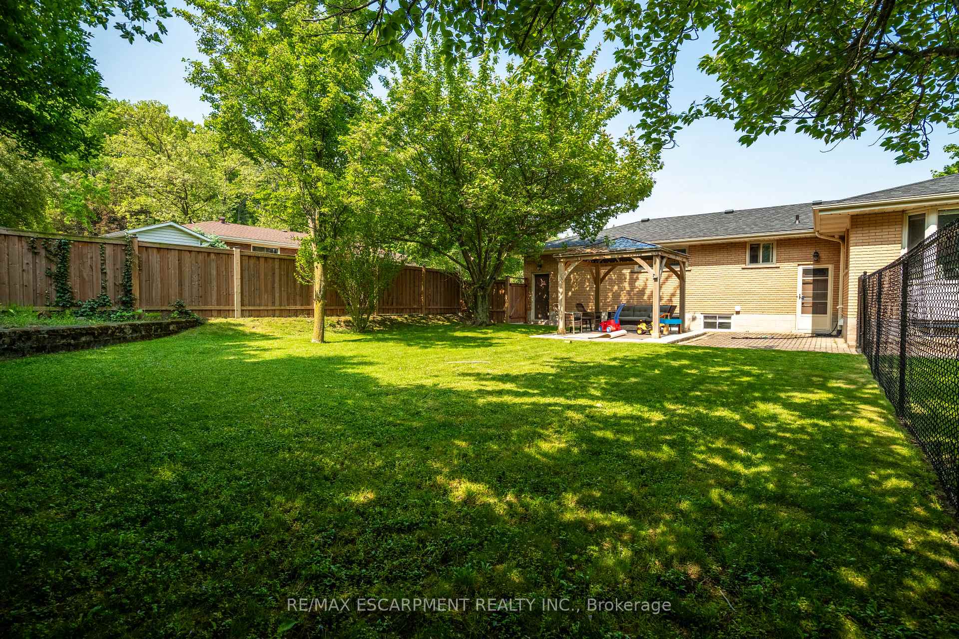 Photo 44 of 12 Southmeadow Court, Hamilton, Stoney Creek — HOMEH