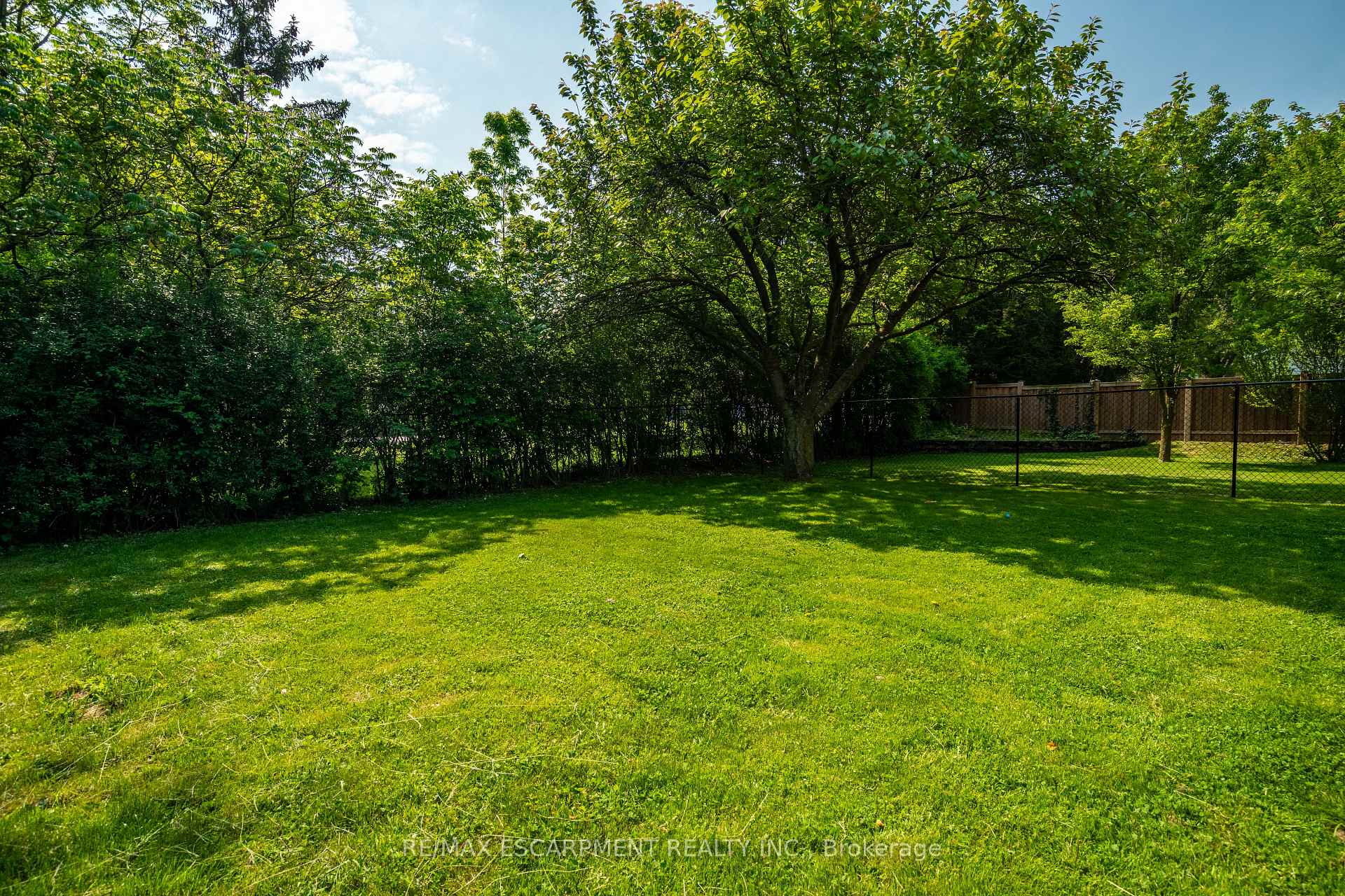 Photo 47 of 12 Southmeadow Court, Hamilton, Stoney Creek — HOMEH