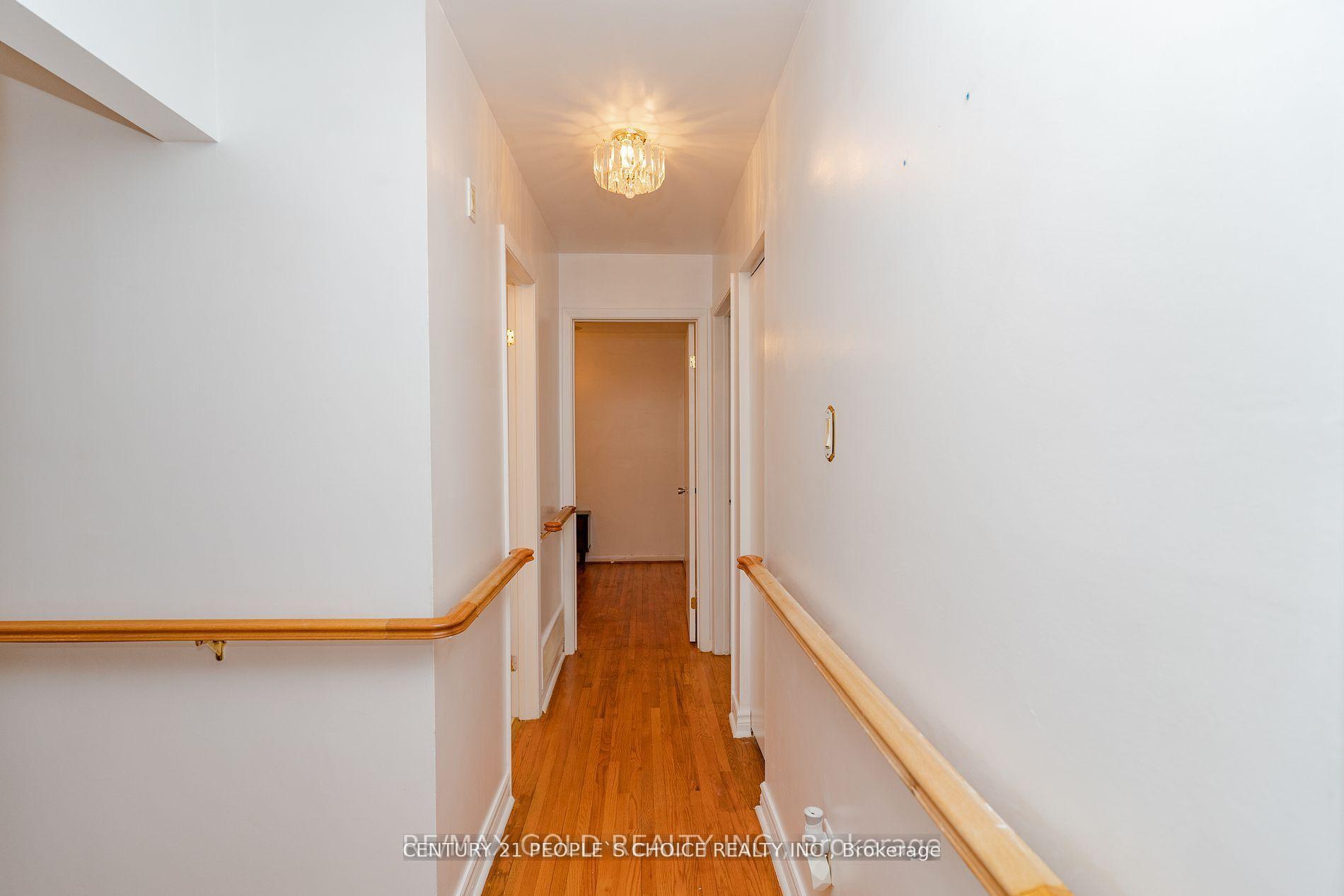 Photo 7 of Unit (Upper), 31 Dorchester Drive, Brampton, Southgate — HOMEH