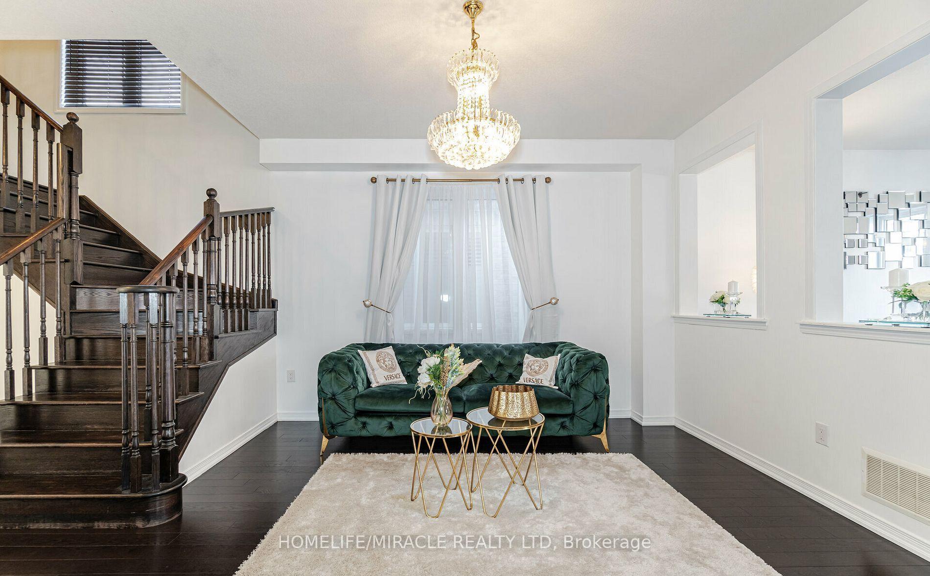 Photo 5 of Unit Main, 5 Felix Close, Brampton, Northwest Brampton — HOMEH