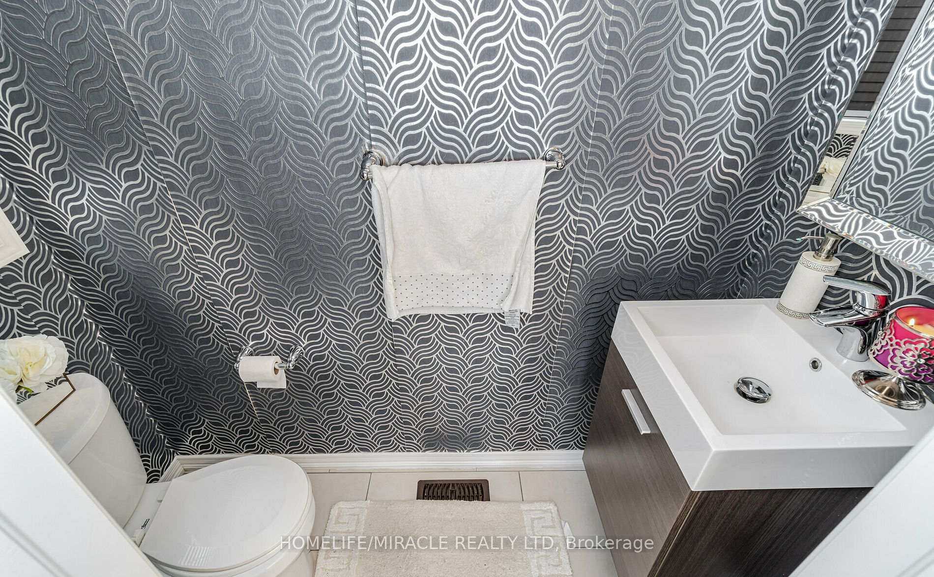 Photo 12 of Unit Main, 5 Felix Close, Brampton, Northwest Brampton — HOMEH