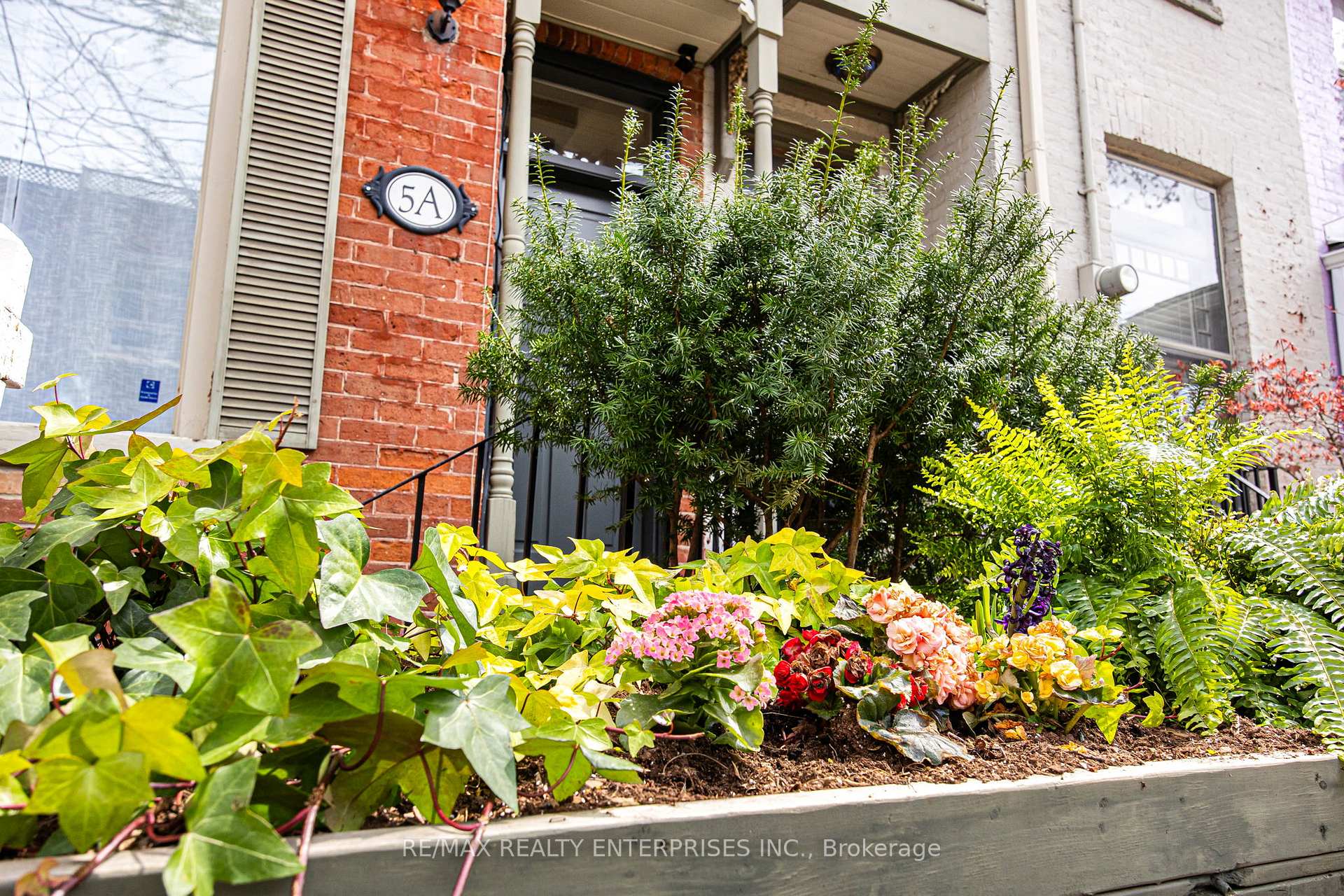 Photo 2 of 5A Sword Street, Toronto, Cabbagetown-South St. James Town — HOMEH