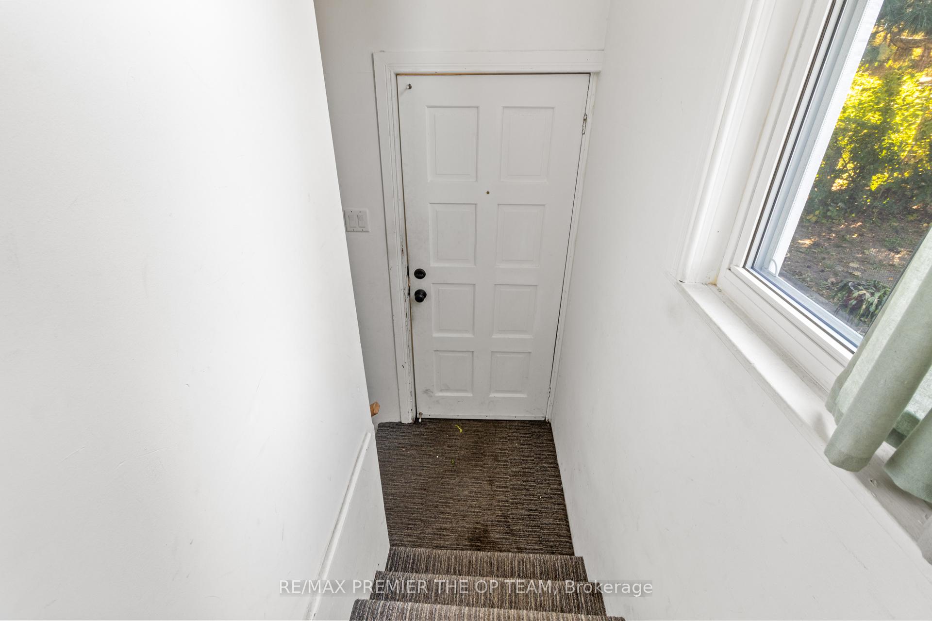Photo 7 of 10128 Keele Street, Vaughan, Maple — HOMEH