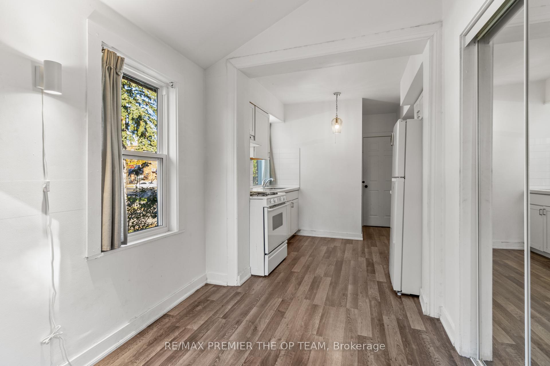 Photo 2 of 10128 Keele Street, Vaughan, Maple — HOMEH