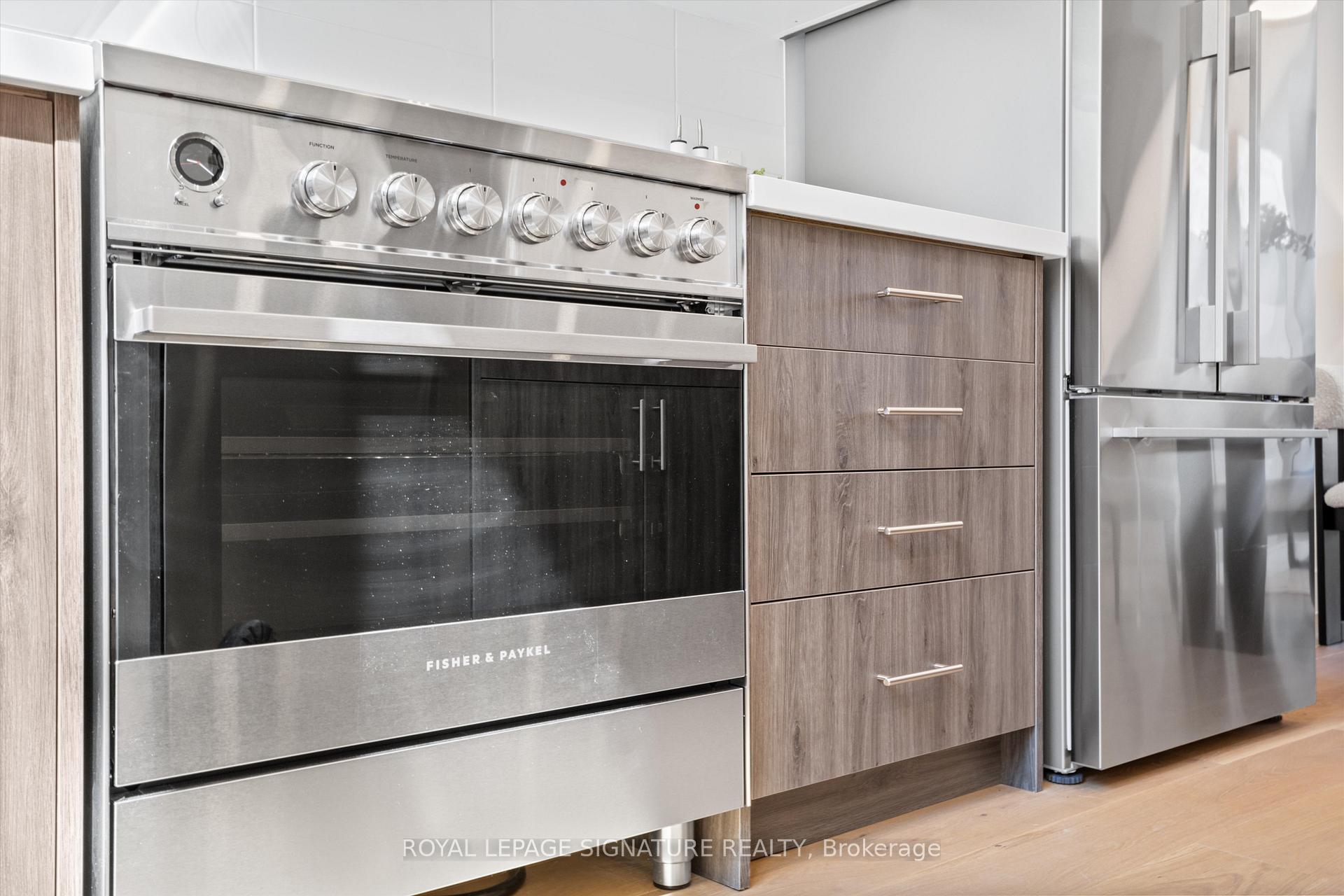 Photo 13 of Unit Main/Upper, 3 Heydon Park Road, Toronto, Little Portugal — HOMEH