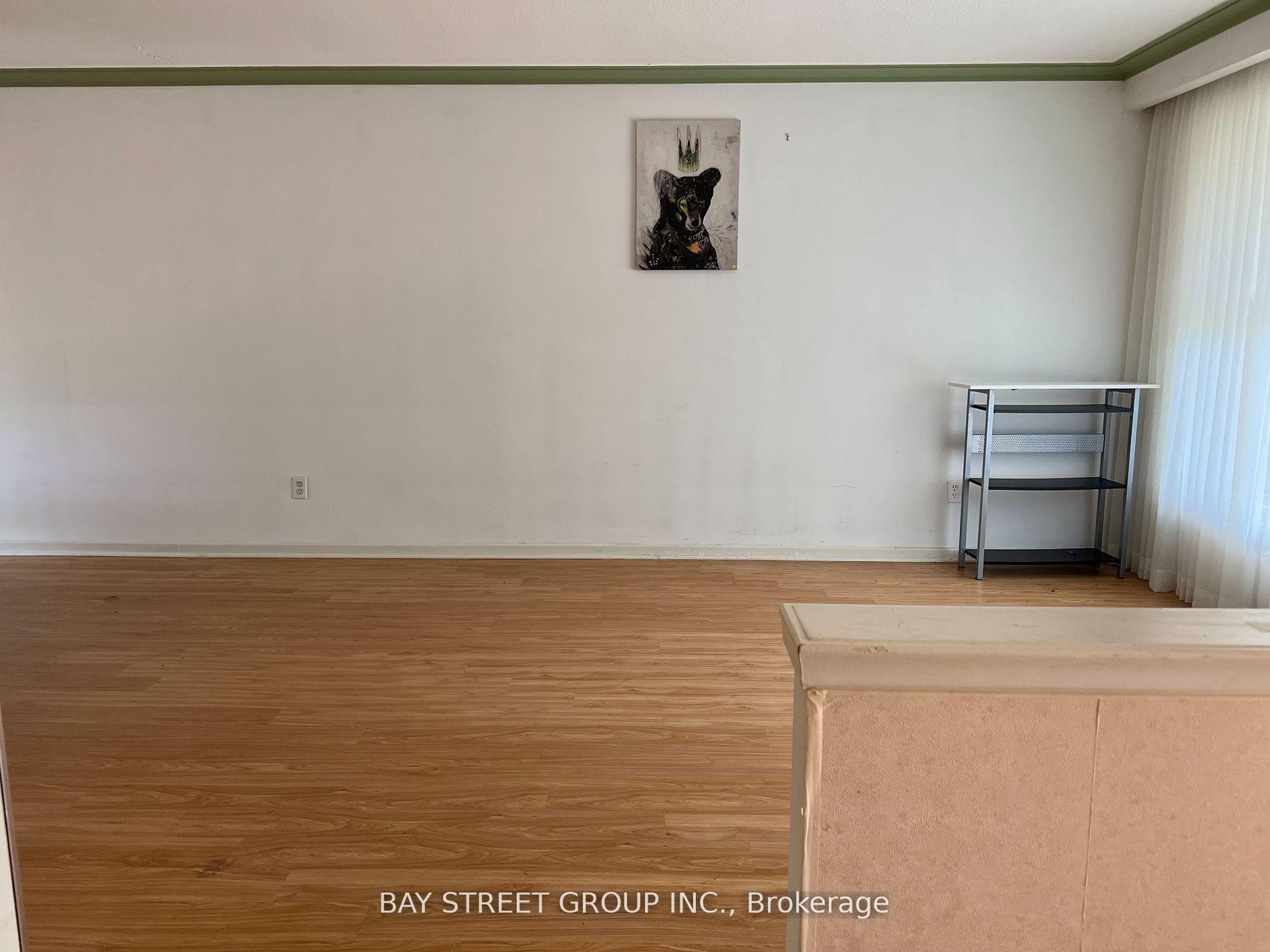Photo 7 of 19 Arrowflight Drive, Markham, Bullock — HOMEH