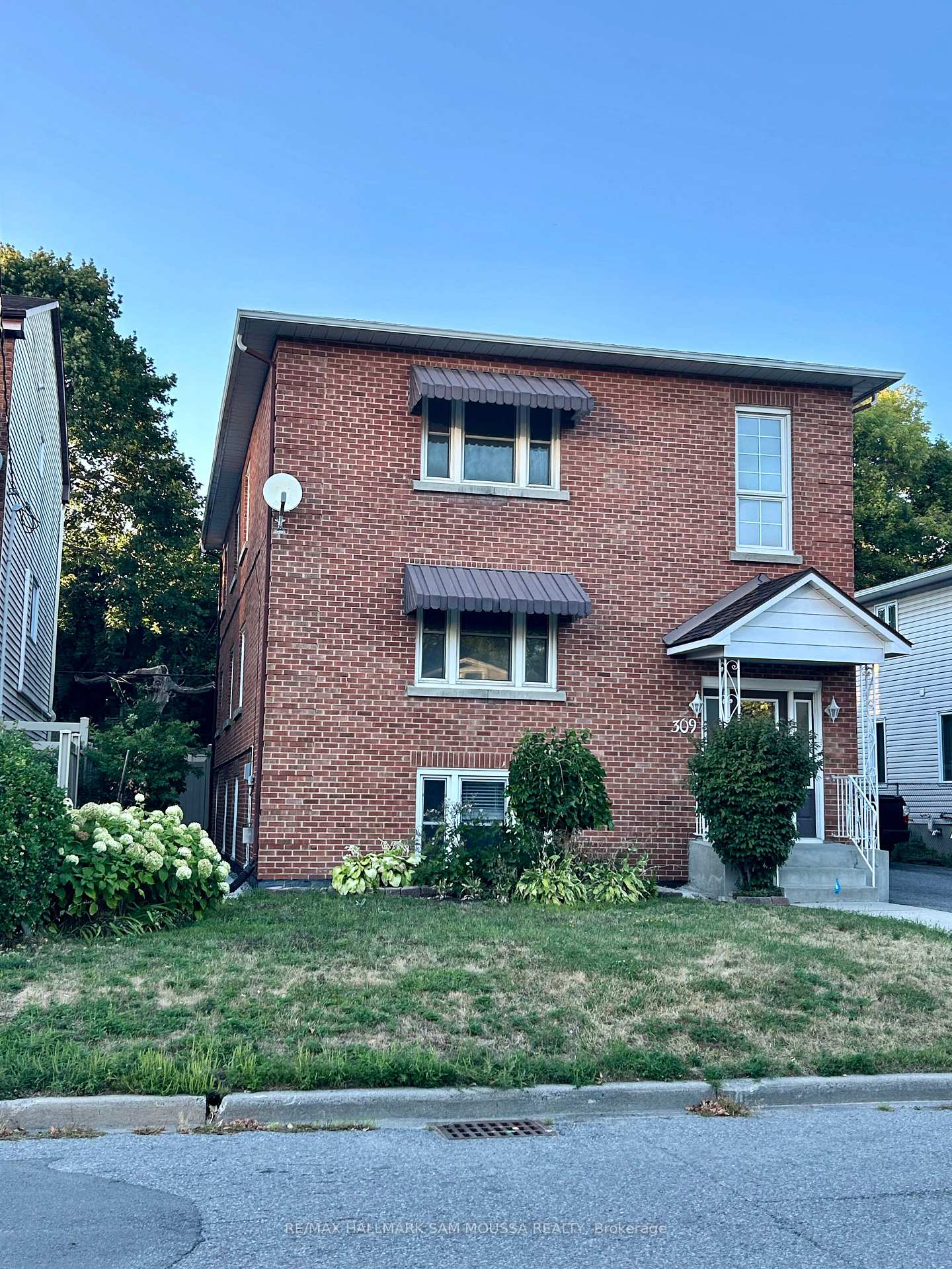 Photo 2 of Unit 3, 309 Currell Avenue N, Ottawa, Westboro/Hampton Park — HOMEH