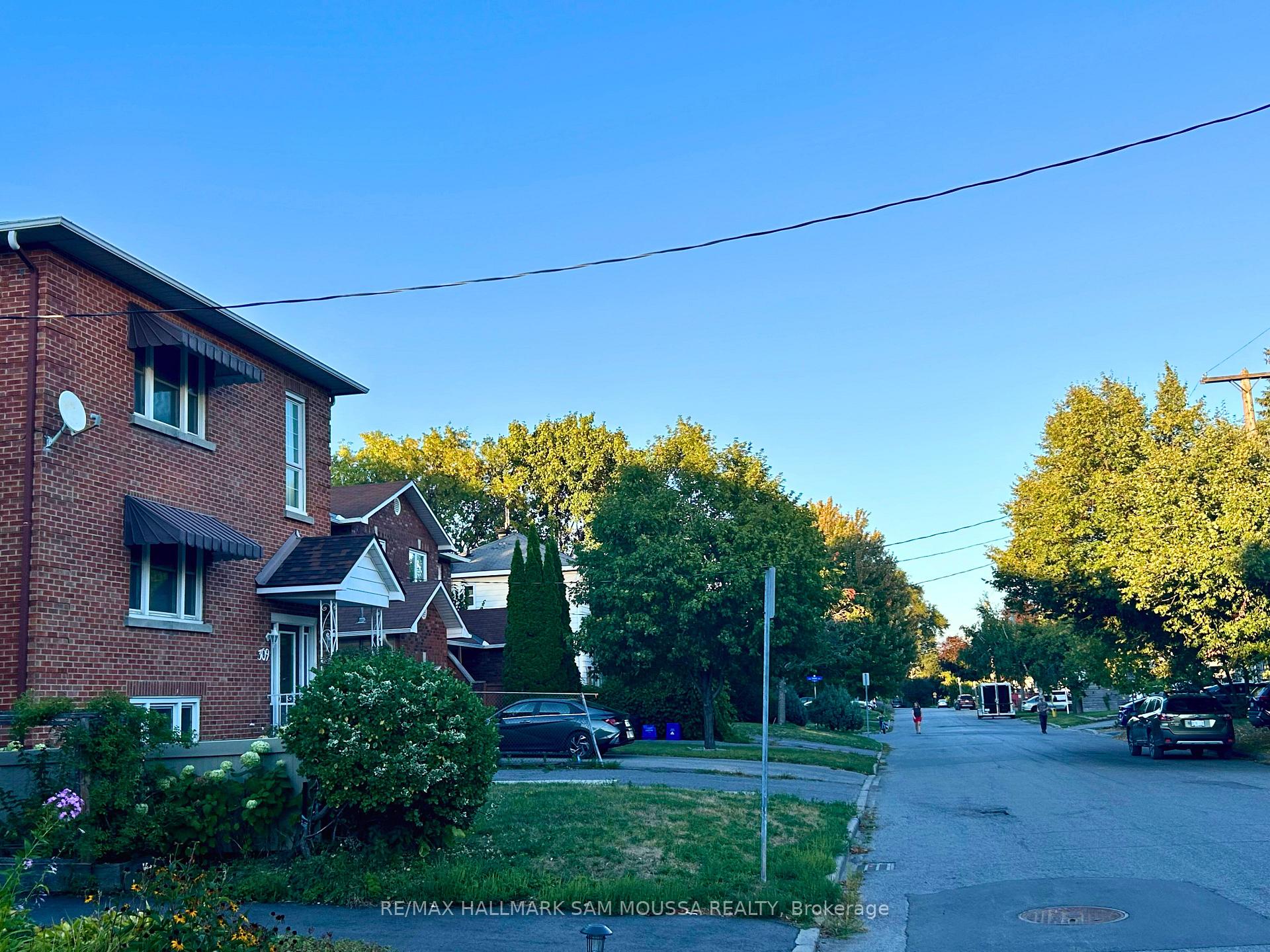 Photo 3 of Unit 3, 309 Currell Avenue N, Ottawa, Westboro/Hampton Park — HOMEH