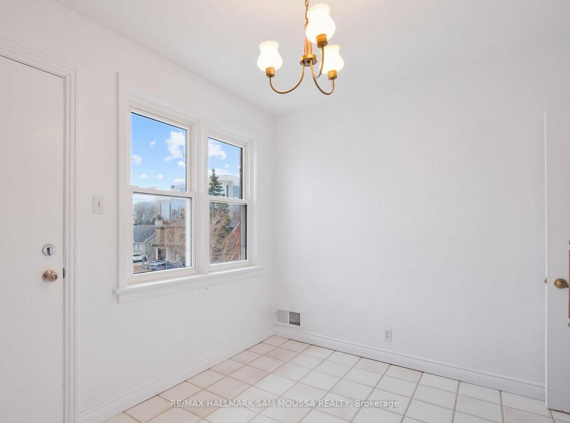 Photo 8 of Unit 3, 309 Currell Avenue N, Ottawa, Westboro/Hampton Park — HOMEH