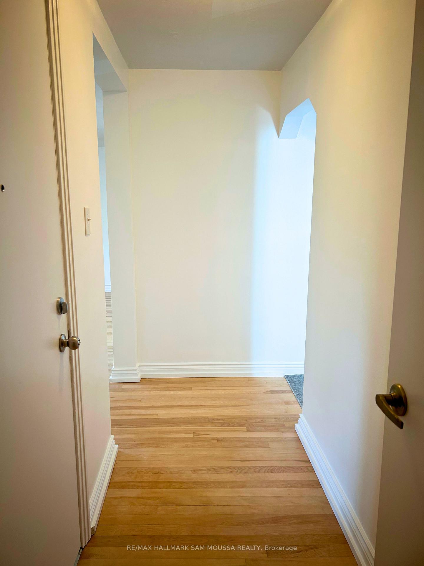 Photo 12 of Unit 3, 309 Currell Avenue N, Ottawa, Westboro/Hampton Park — HOMEH