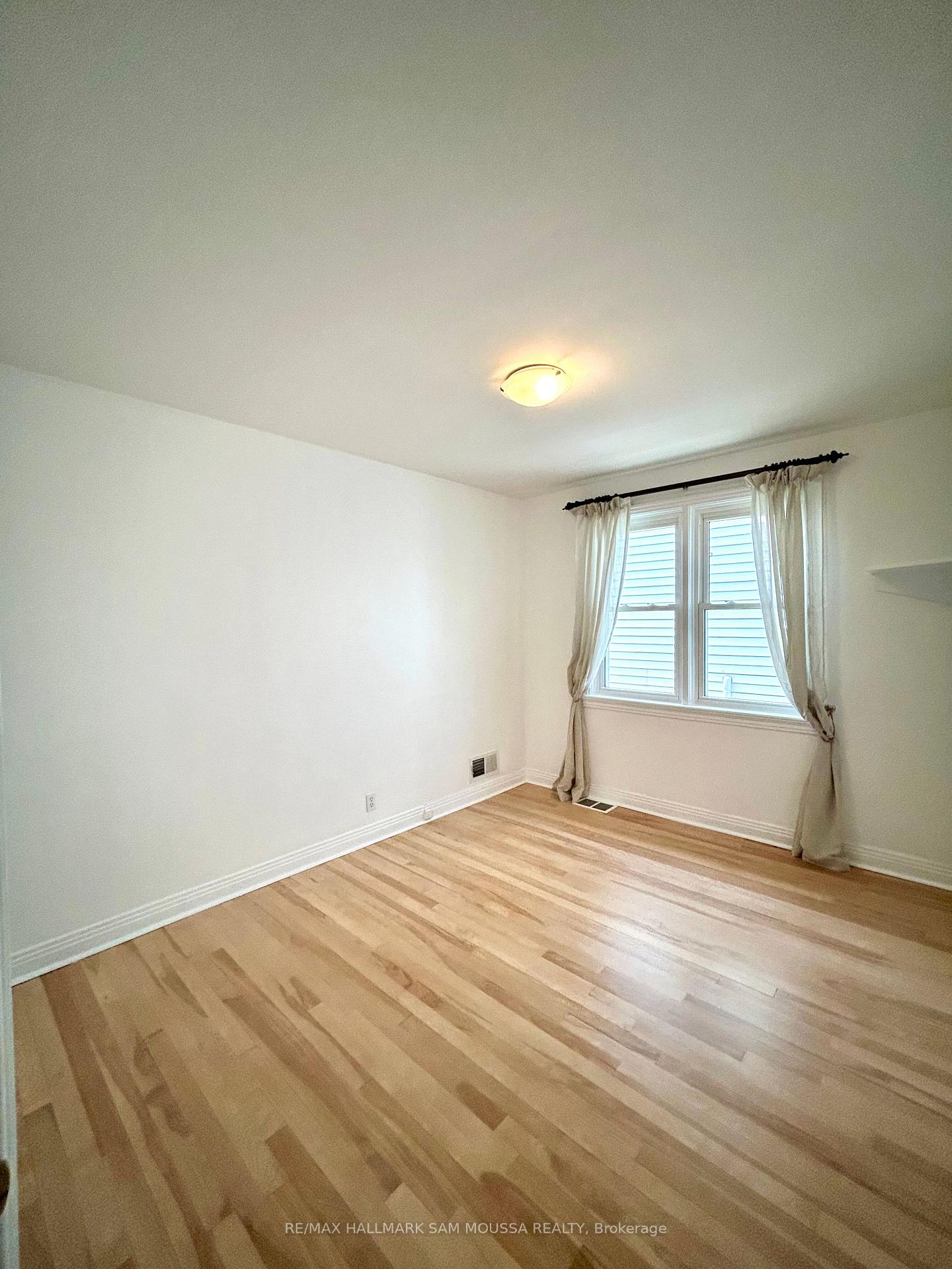 Photo 21 of Unit 3, 309 Currell Avenue N, Ottawa, Westboro/Hampton Park — HOMEH