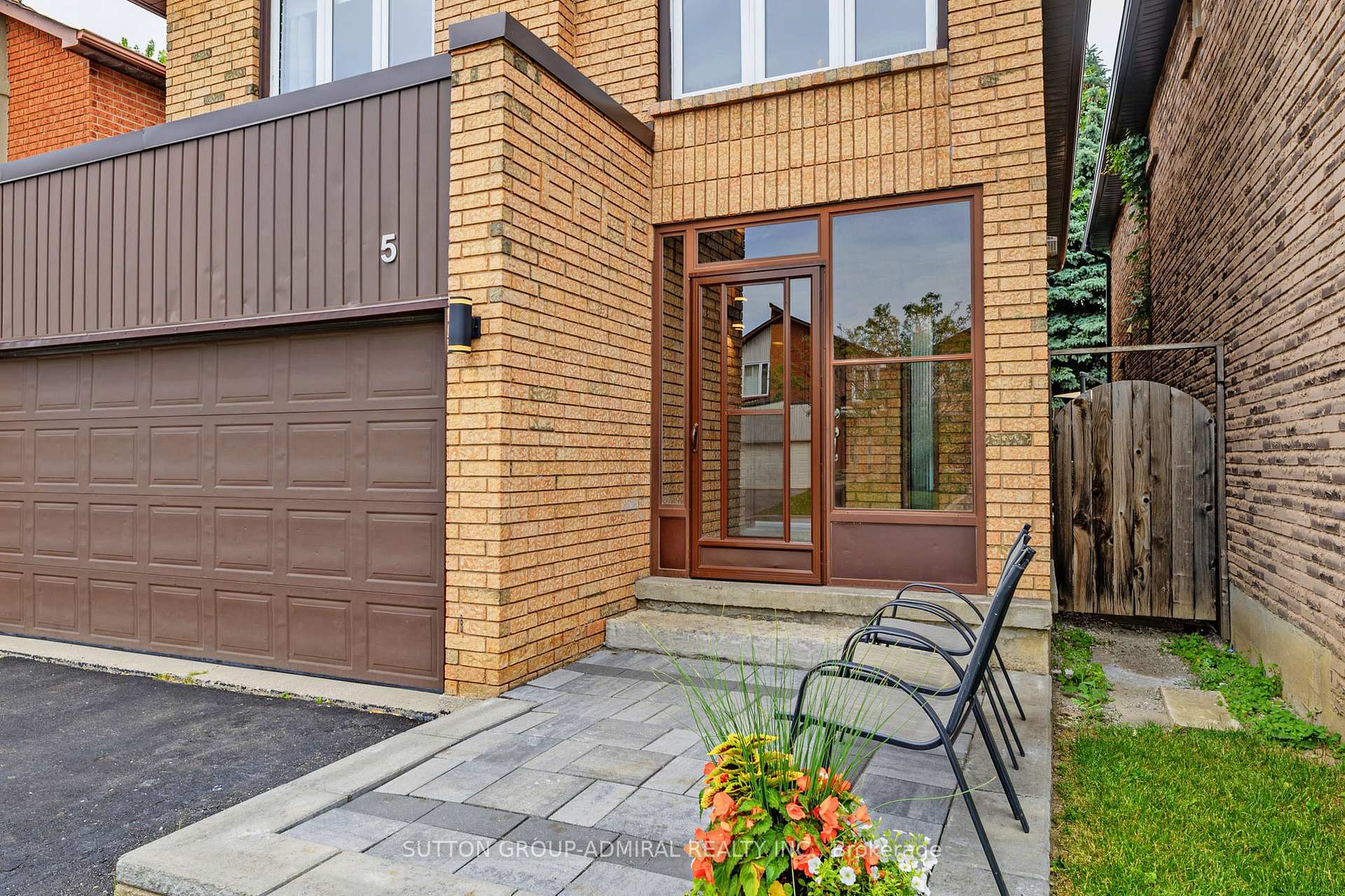 Photo 4 of 5 Kimbergate Way, Vaughan, Brownridge — HOMEH