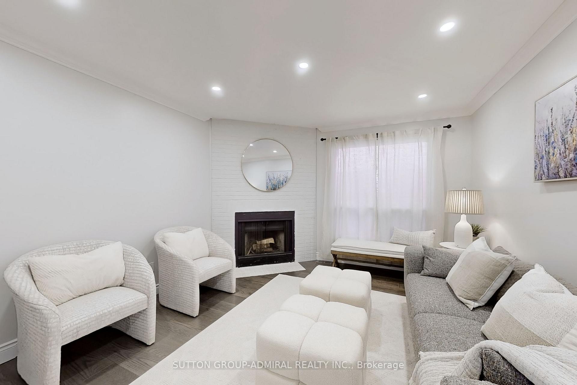 Photo 2 of 5 Kimbergate Way, Vaughan, Brownridge — HOMEH
