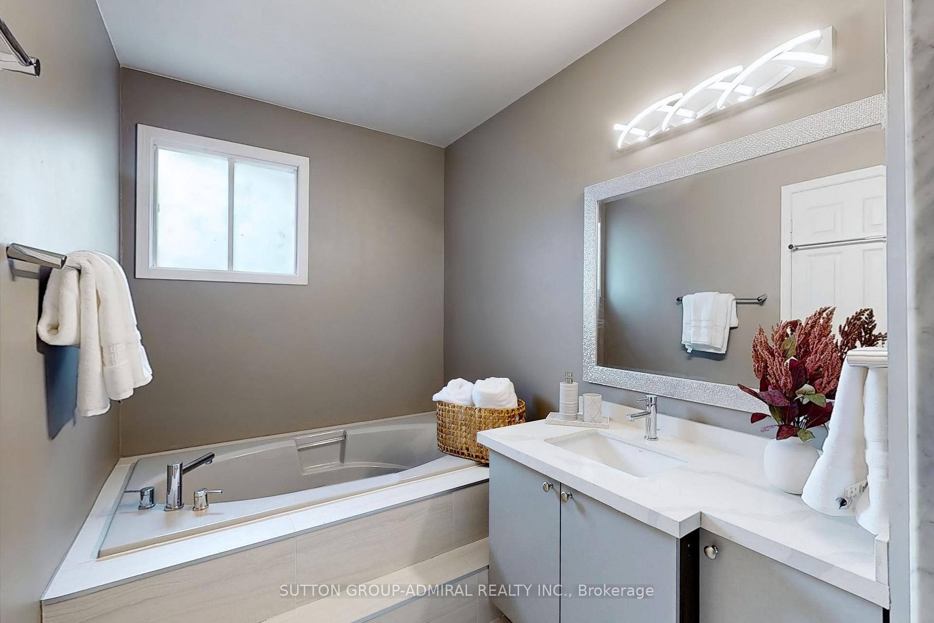 Photo 23 of 5 Kimbergate Way, Vaughan, Brownridge — HOMEH