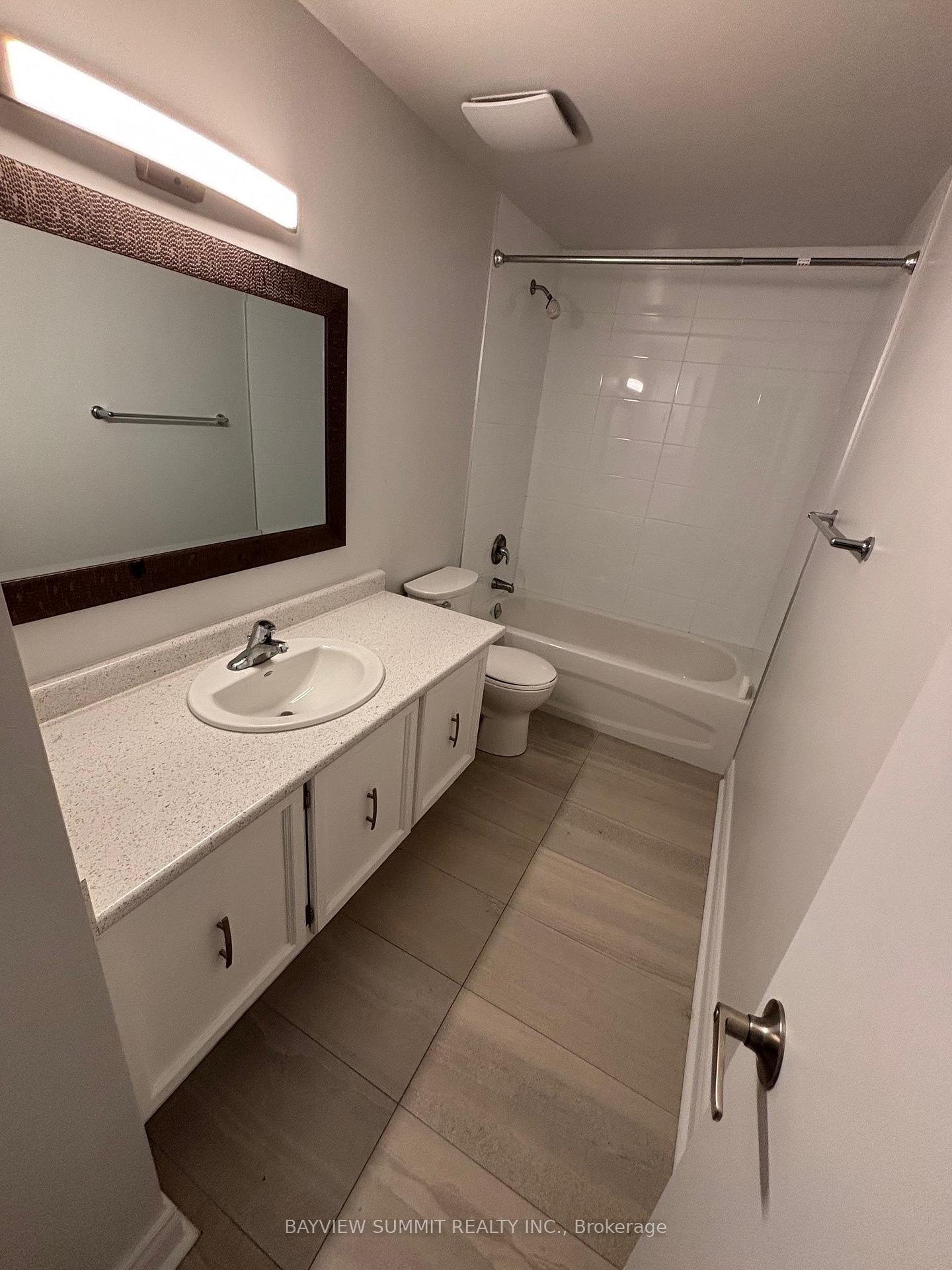 Photo 8 of 467 Simonston Boulevard, Markham, Thornhill — HOMEH