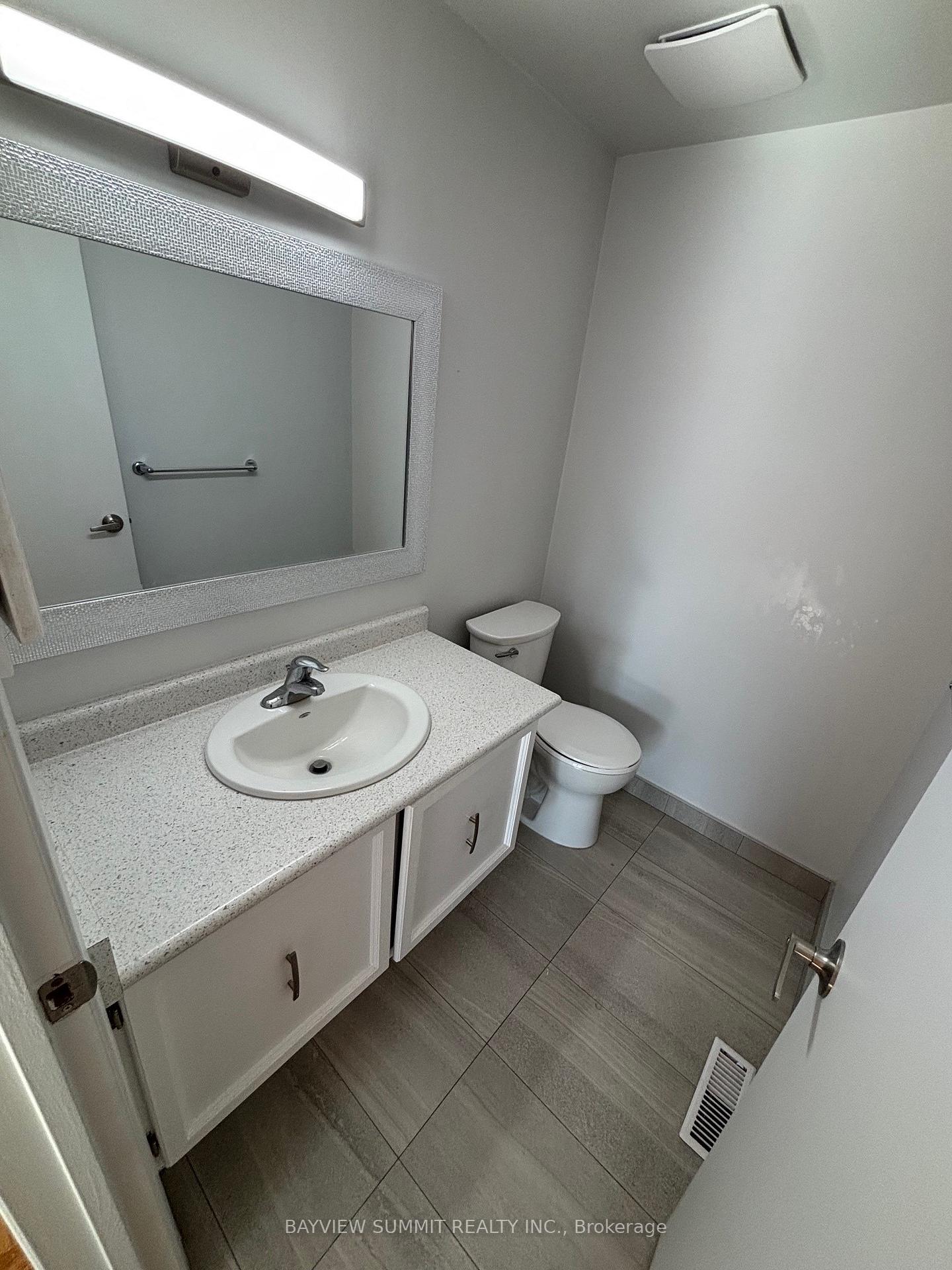 Photo 6 of 467 Simonston Boulevard, Markham, Thornhill — HOMEH