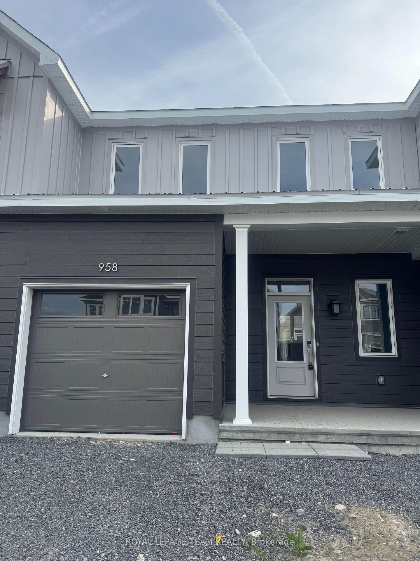Photo 1 of 958 Seagrave Lane, Ottawa, Richmond — HOMEH