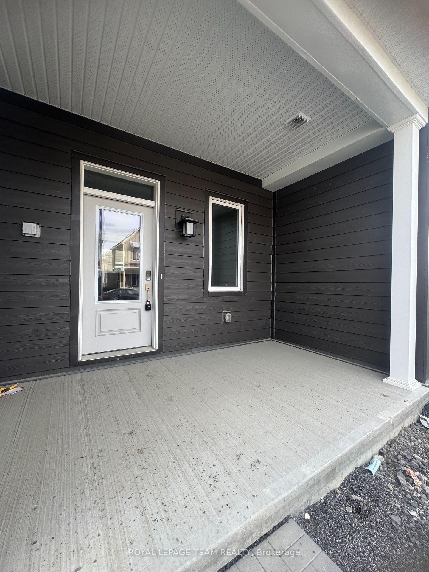 Photo 2 of 958 Seagrave Lane, Ottawa, Richmond — HOMEH