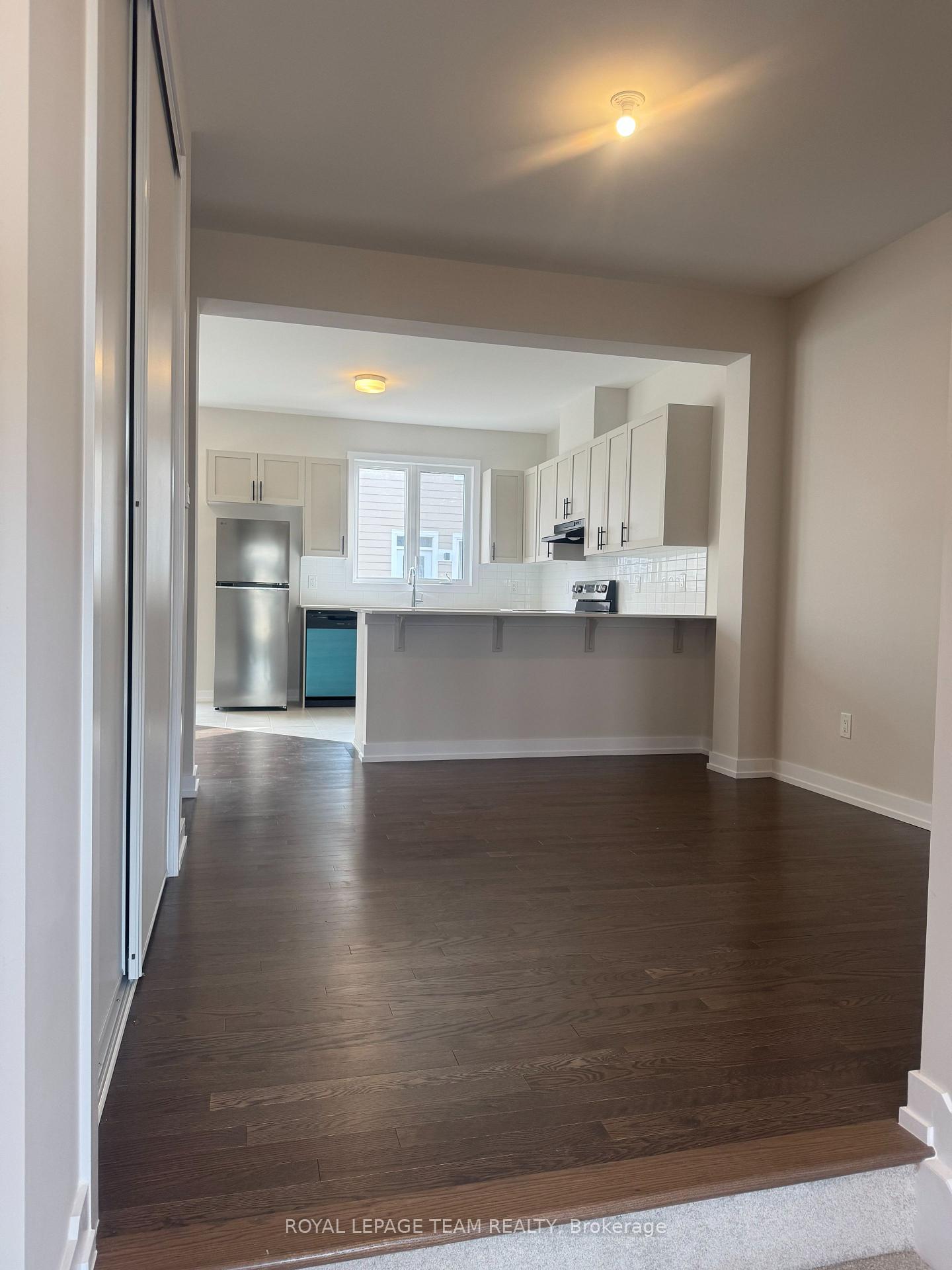 Photo 3 of 958 Seagrave Lane, Ottawa, Richmond — HOMEH