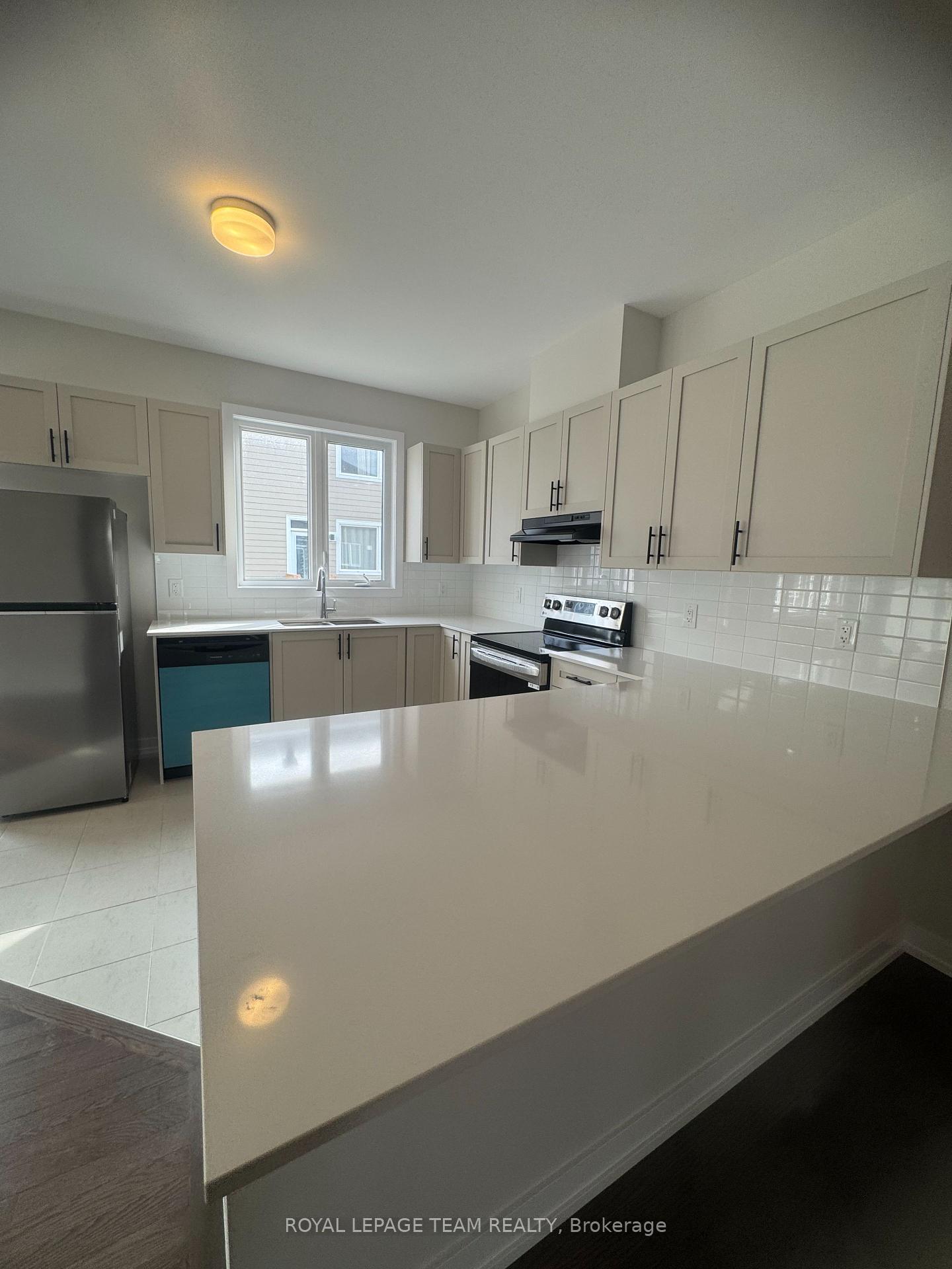 Photo 6 of 958 Seagrave Lane, Ottawa, Richmond — HOMEH