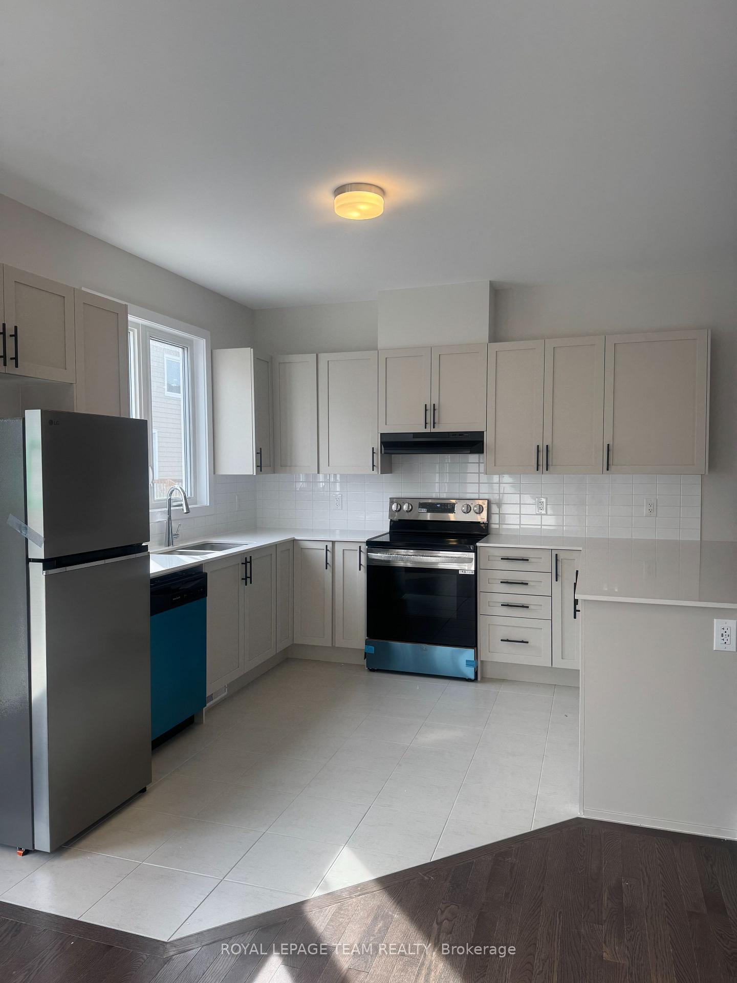 Photo 7 of 958 Seagrave Lane, Ottawa, Richmond — HOMEH
