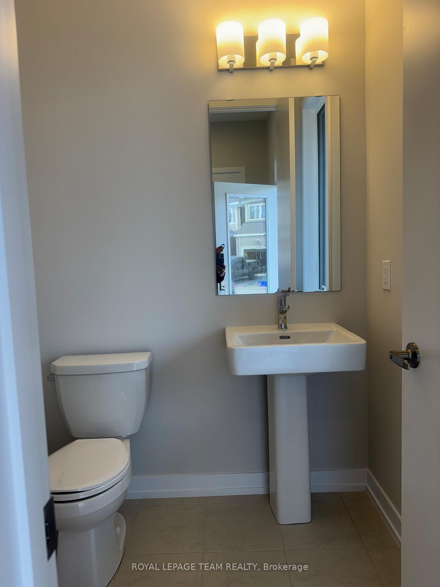 Photo 10 of 958 Seagrave Lane, Ottawa, Richmond — HOMEH