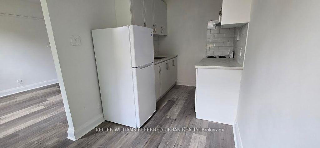 Photo 3 of Unit 6, 137 Eglinton Avenue W, Toronto, Yonge-Eglinton — HOMEH