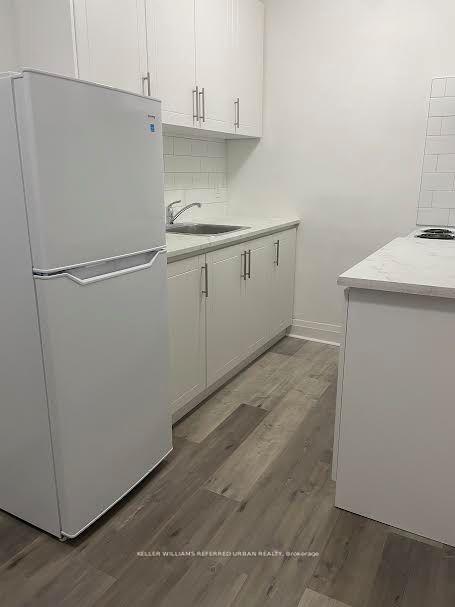 Photo 4 of Unit 6, 137 Eglinton Avenue W, Toronto, Yonge-Eglinton — HOMEH