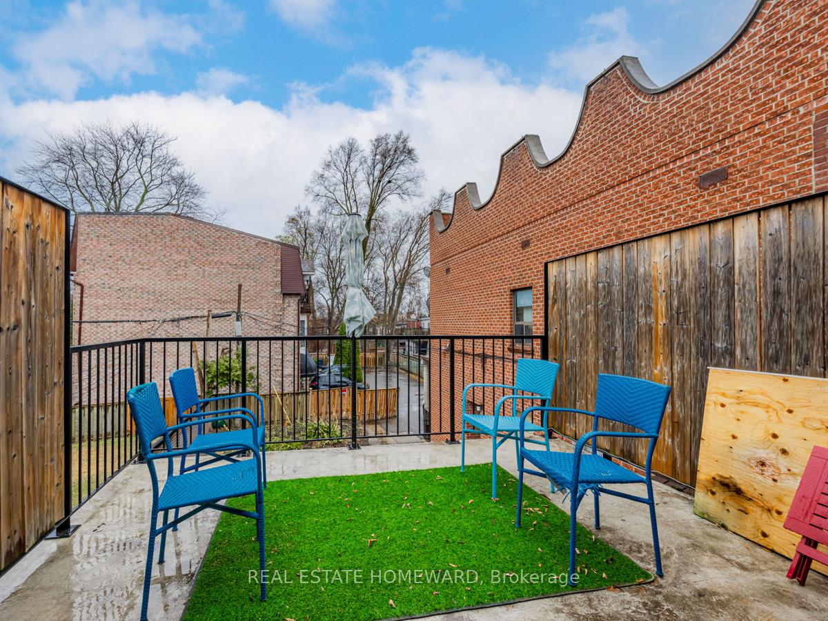 Photo 13 of Unit 2nd Floor, 1637 Gerrard Street E, Toronto, Woodbine Corridor — HOMEH