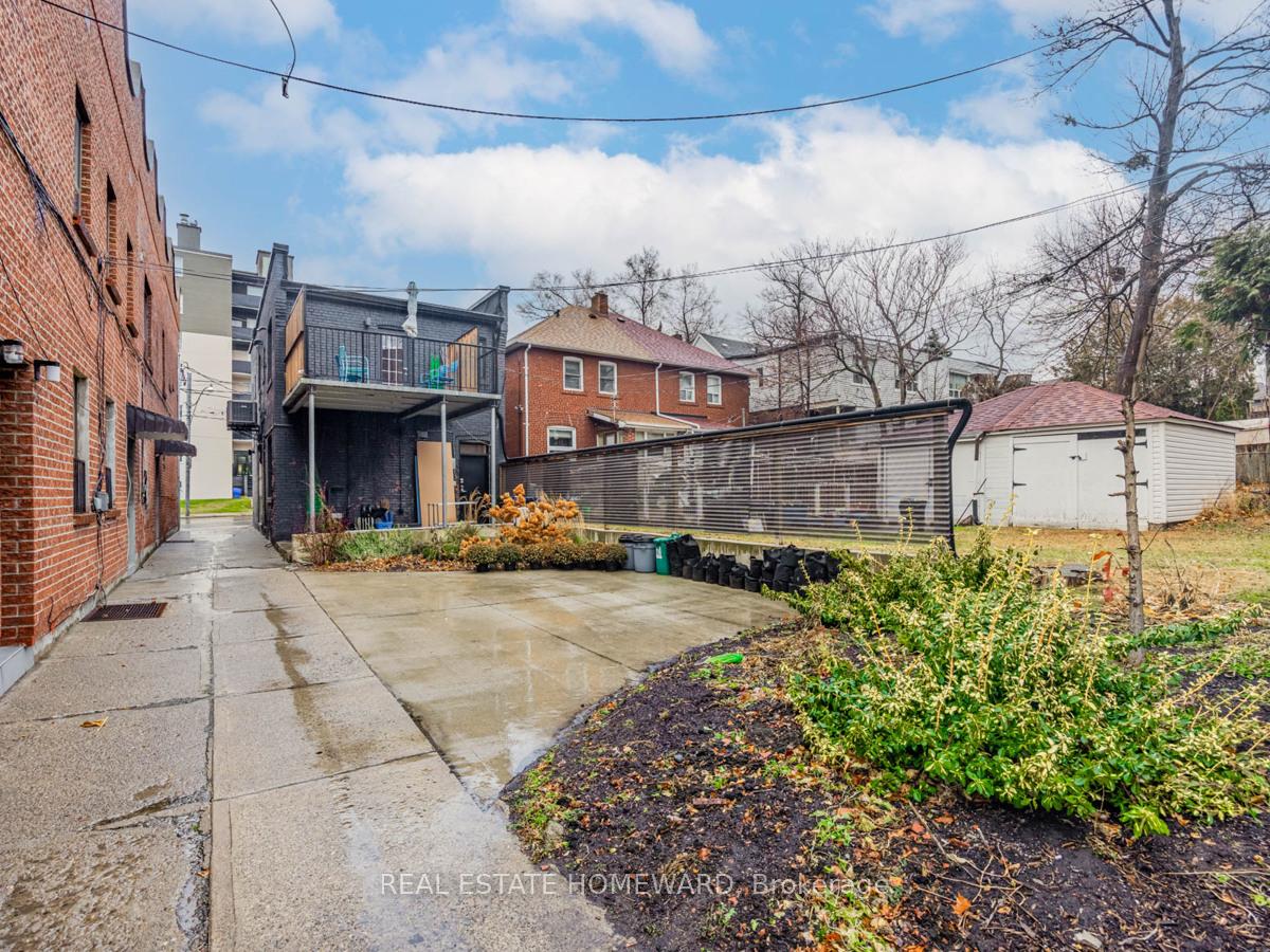 Photo 15 of Unit 2nd Floor, 1637 Gerrard Street E, Toronto, Woodbine Corridor — HOMEH