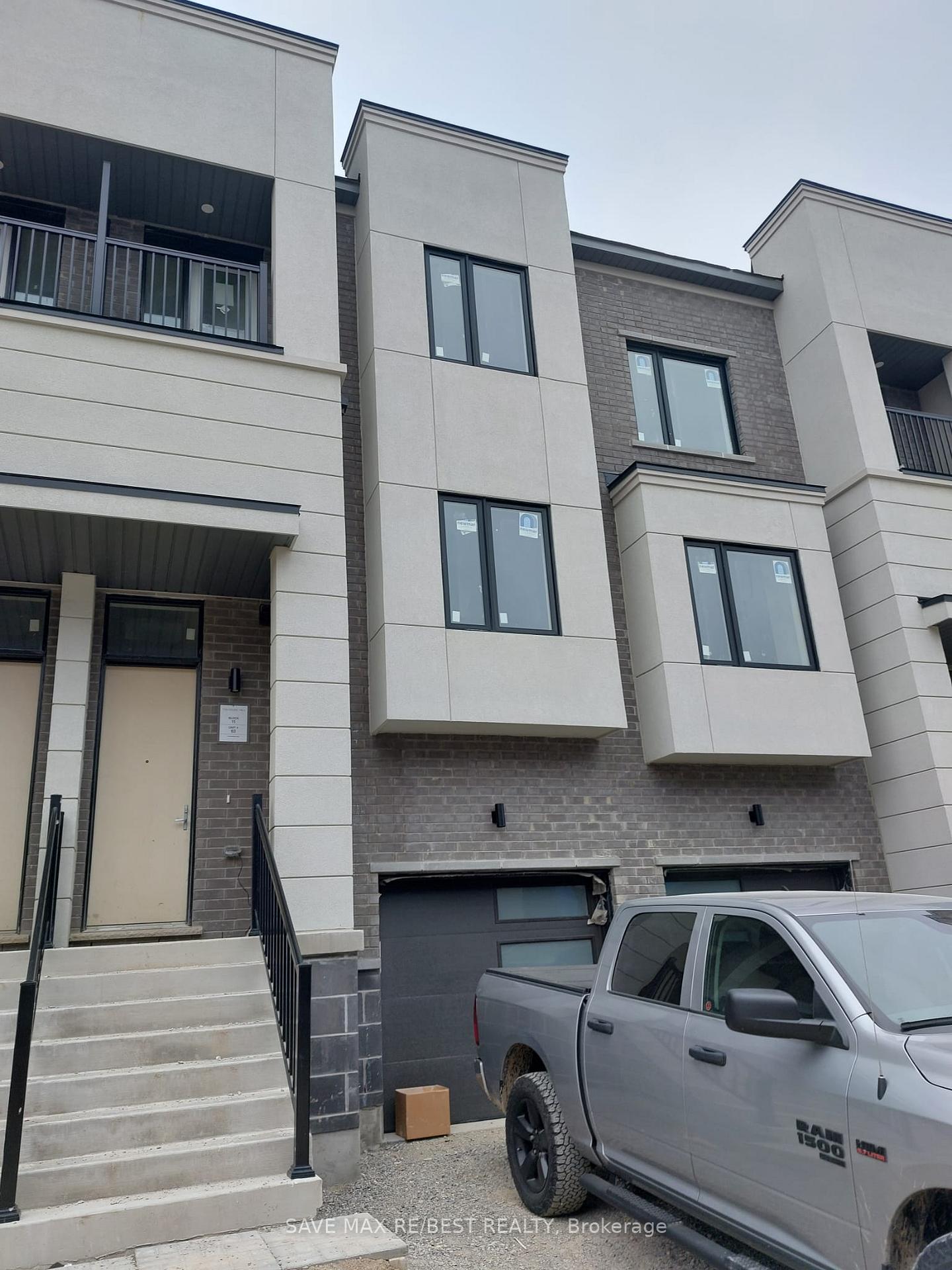 Photo 1 of 10 Heathrow Lane, Caledon, Bolton East — HOMEH